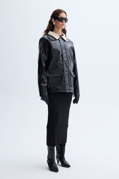  KADİFE YAKA DERİ GÖRÜNÜMLÜ PALTO