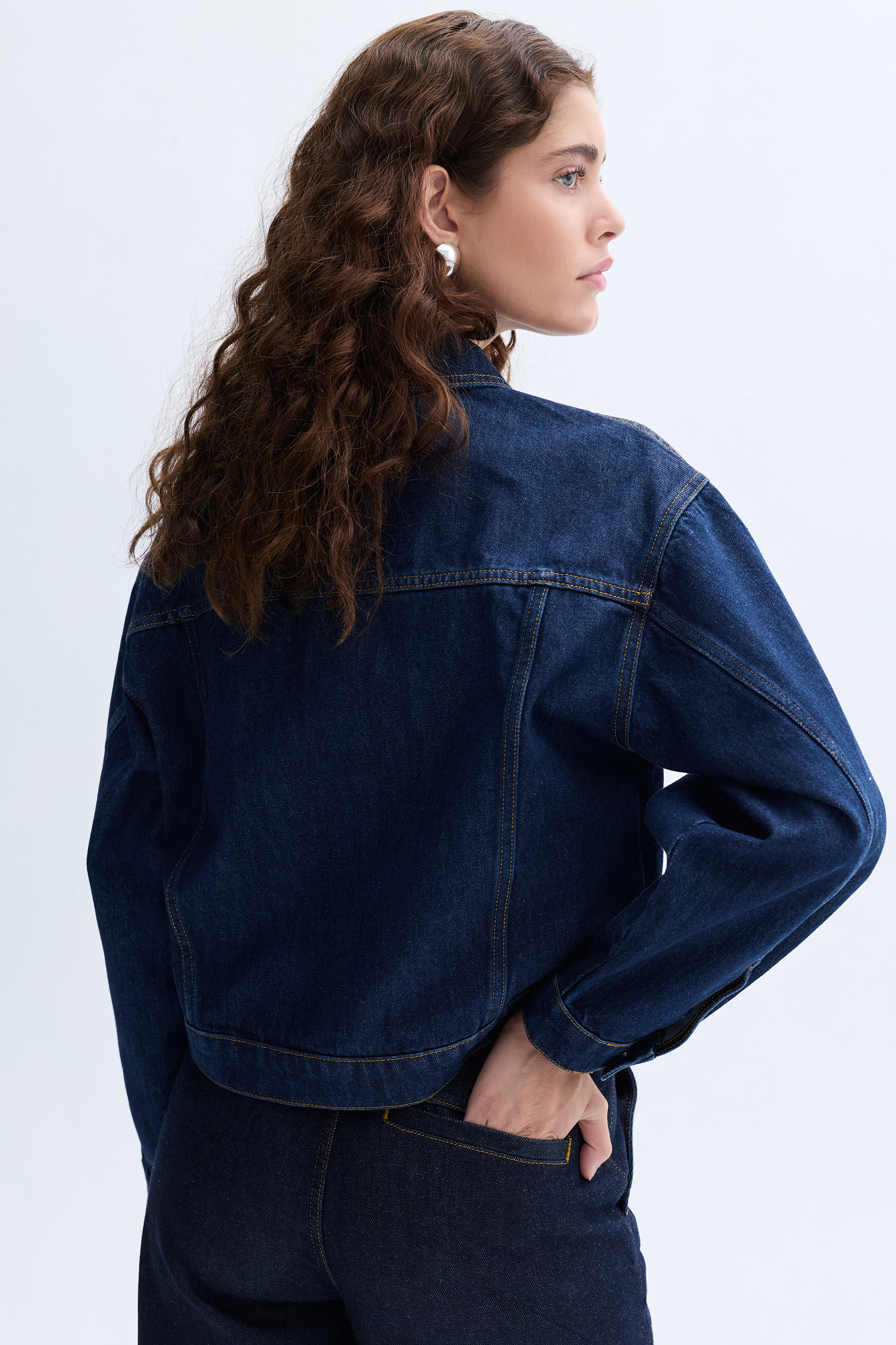 DİKİŞ DETAYLI JEAN CEKET