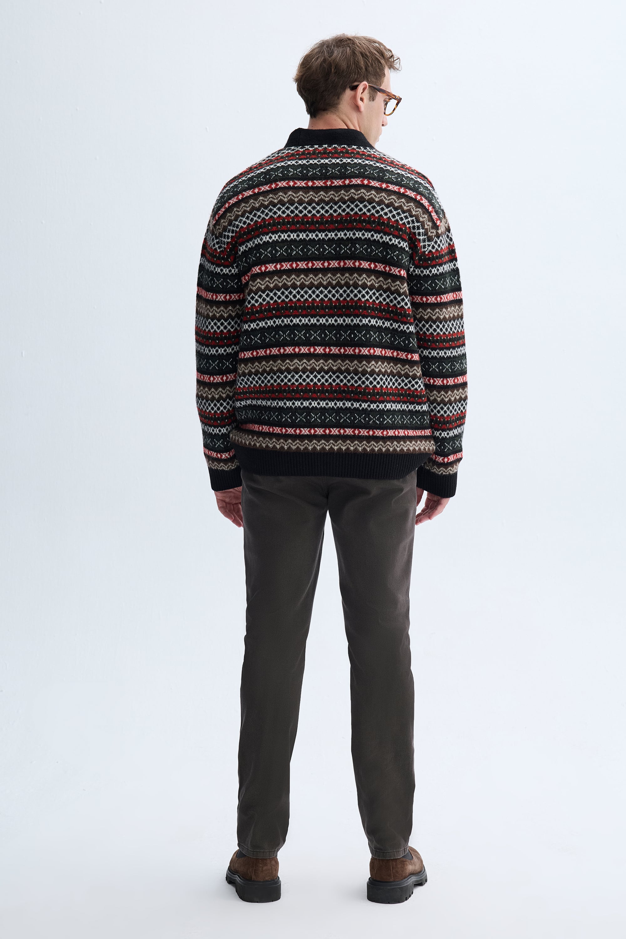 V YAKA JAKARLI HIRKA