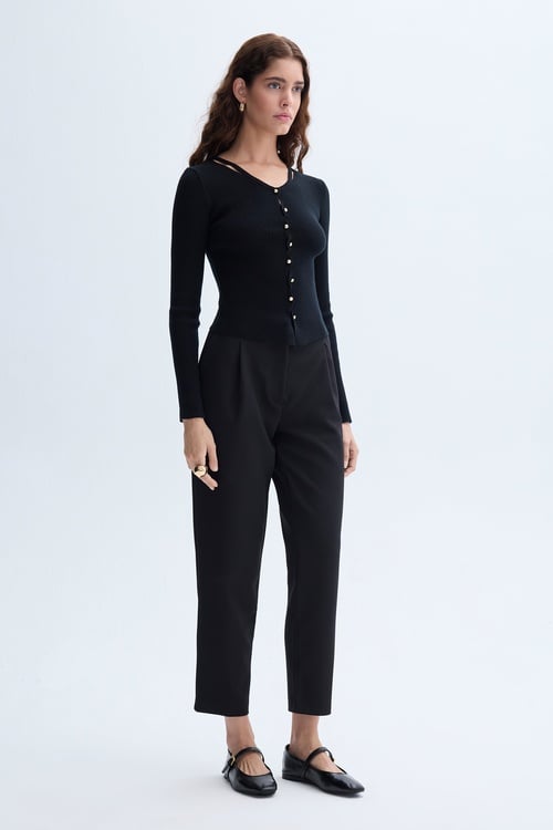  DÜĞME DETAYLI V YAKA TRİKO HIRKA