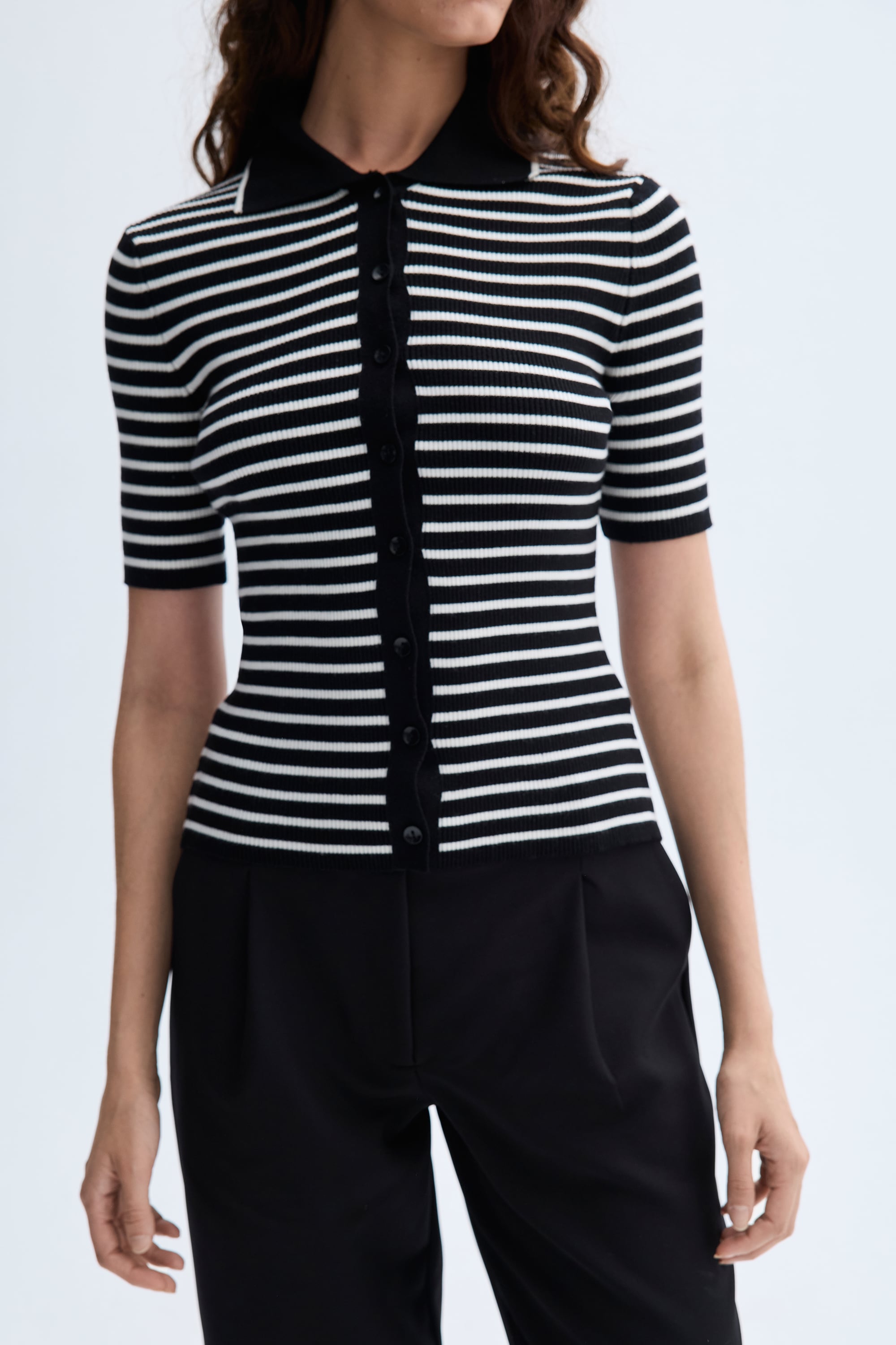 ÇİZGİLİ POLO YAKA DÜĞME DETAYLI TRİKO KAZAK