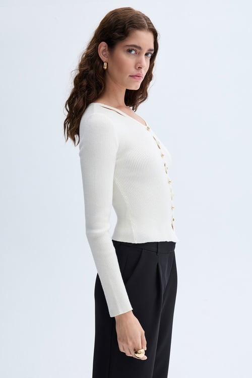  DÜĞME DETAYLI V YAKA TRİKO HIRKA