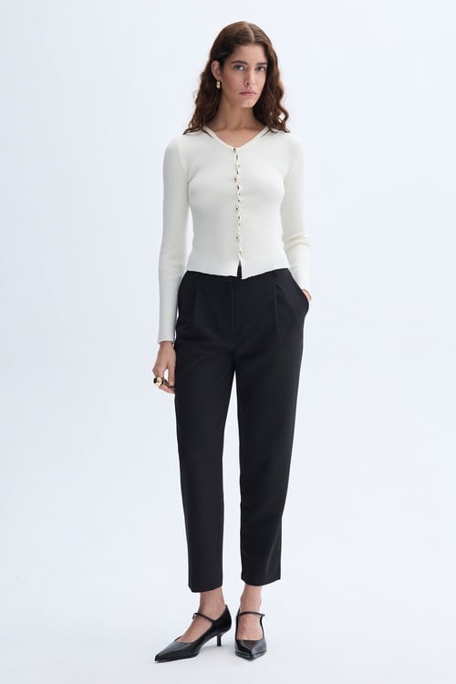  DÜĞME DETAYLI V YAKA TRİKO HIRKA