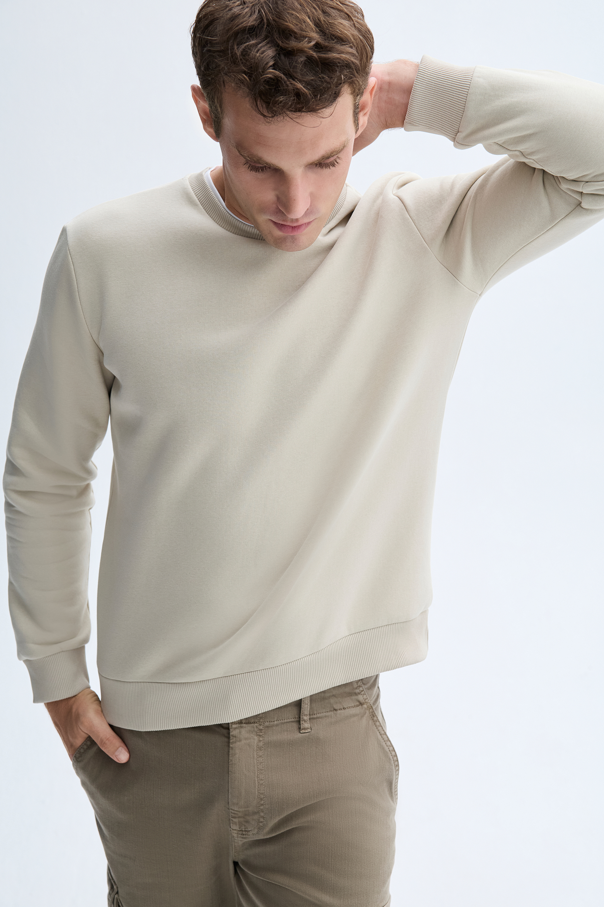 BİSİKLET YAKA SWEATSHIRT