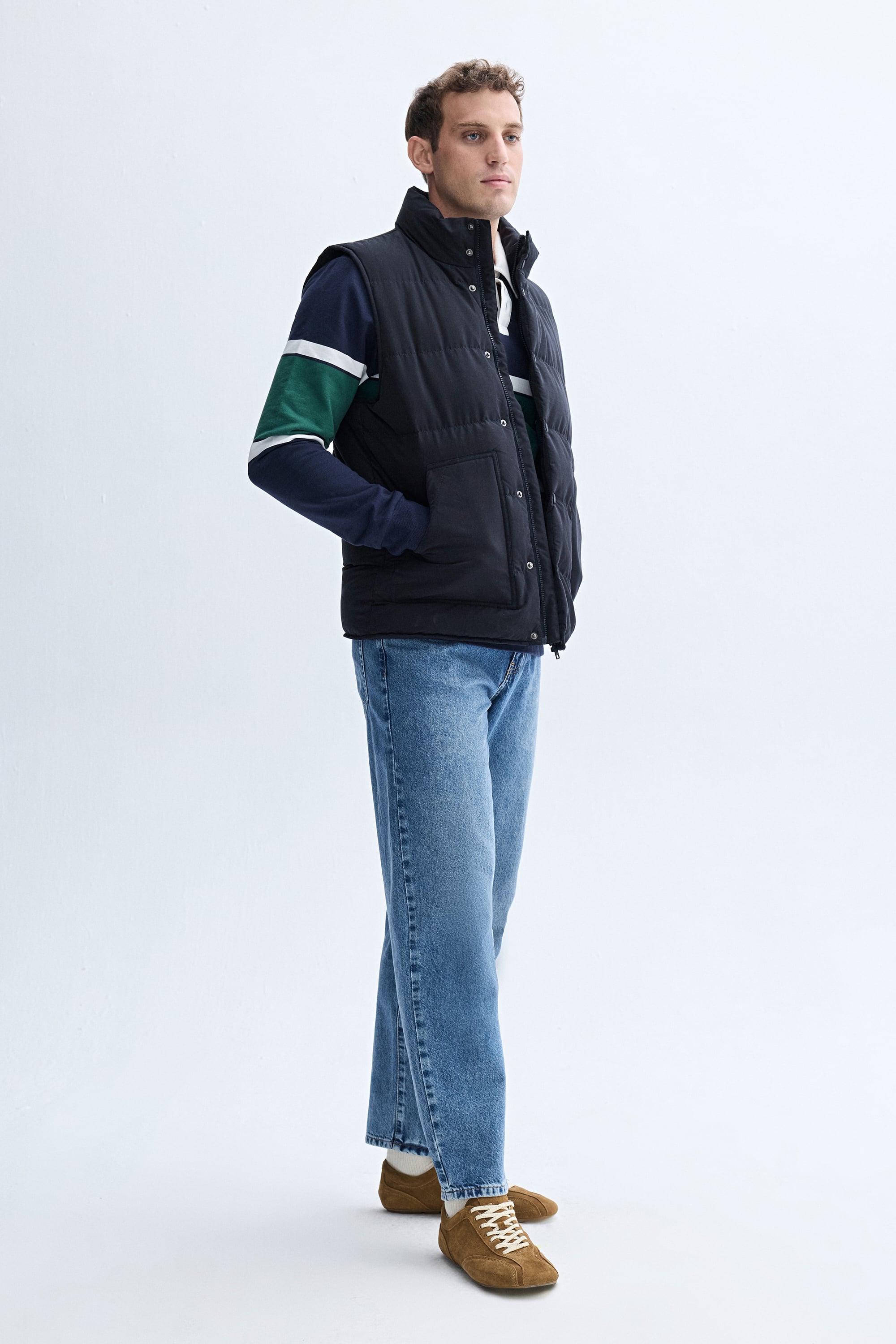 KAPİTONELİ DİK YAKA YELEK