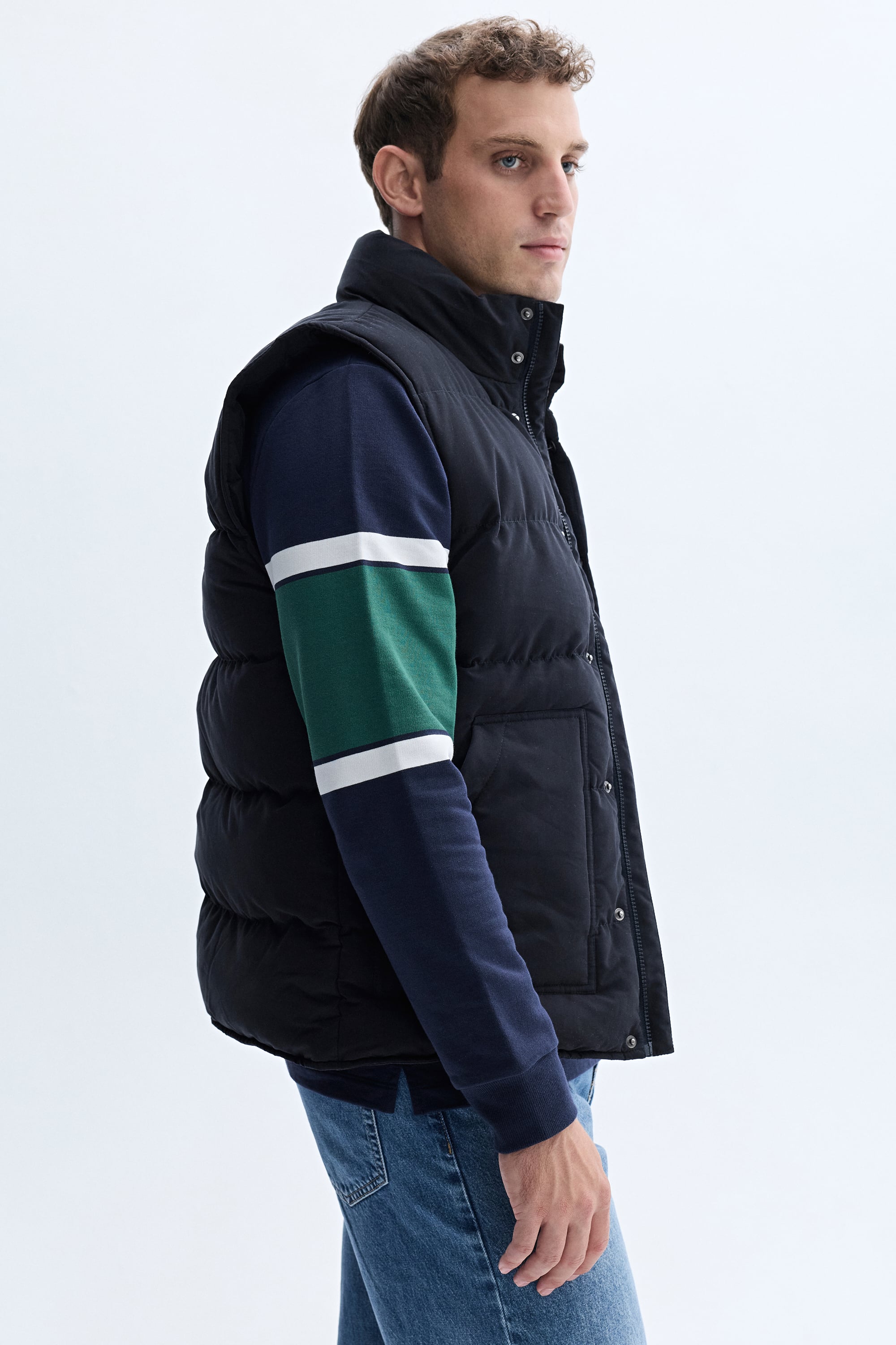 KAPİTONELİ DİK YAKA YELEK