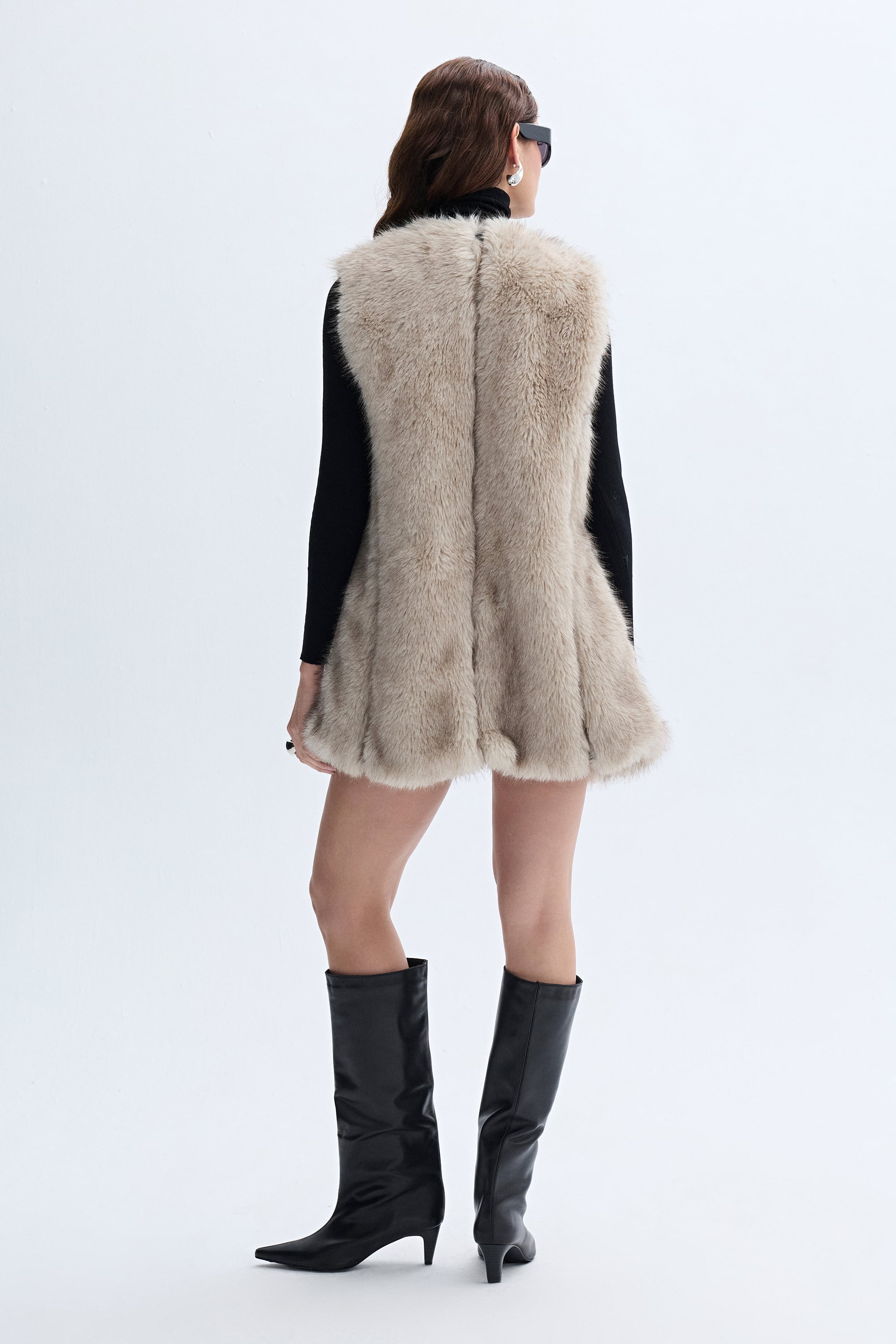 MİDİ KOLSUZ PELÜŞ YELEK