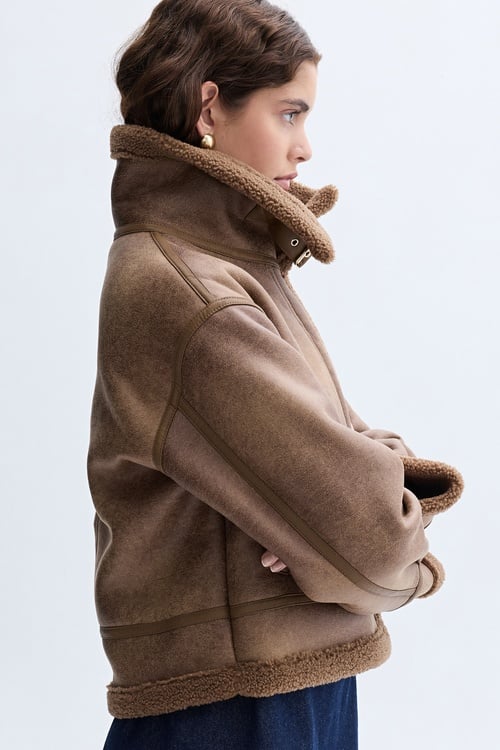 PELÜŞ YAKA CROP DERİ GÖRÜNÜMLÜ MONT CEKET