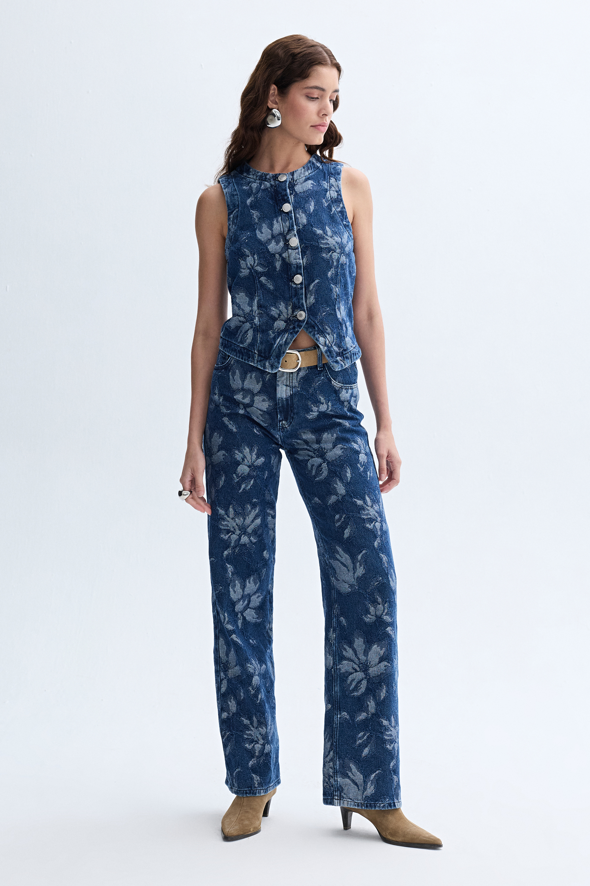 STRAIGHT FIT NAKIŞLI JEAN PANTOLON