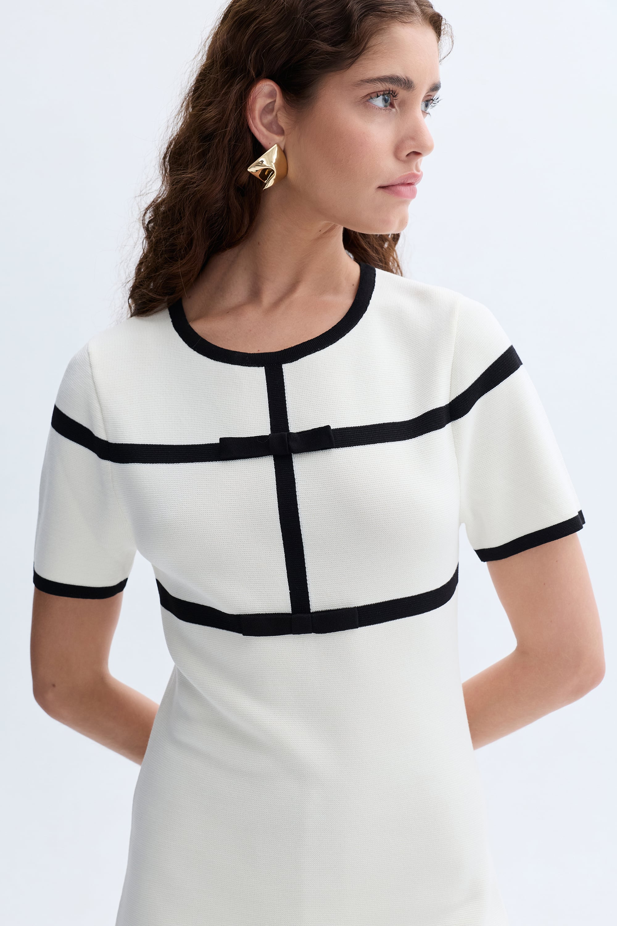 ÇİZGİ DETAYLI MİNİ ELBİSE