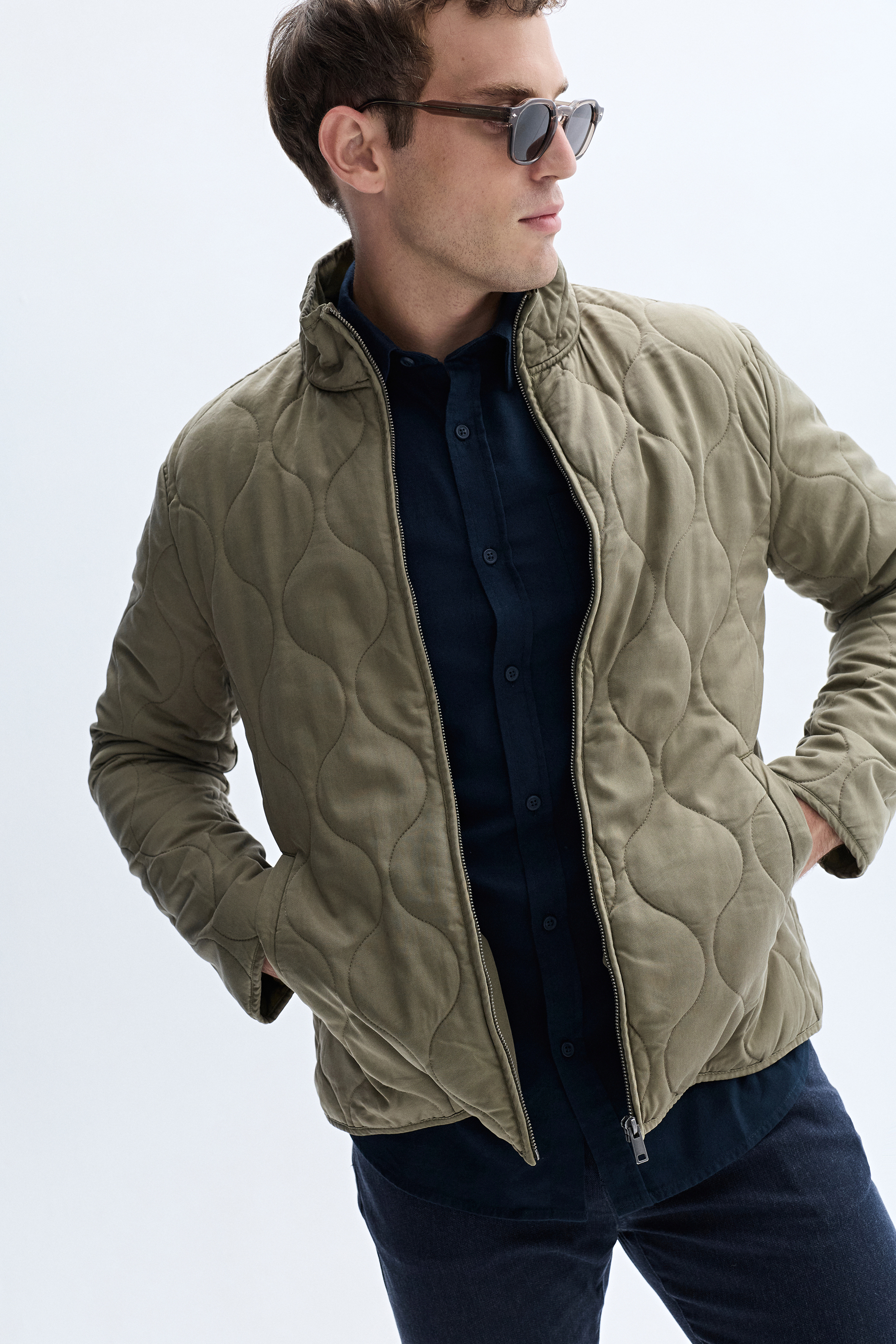 KAPİTONELİ DİK YAKA MONT