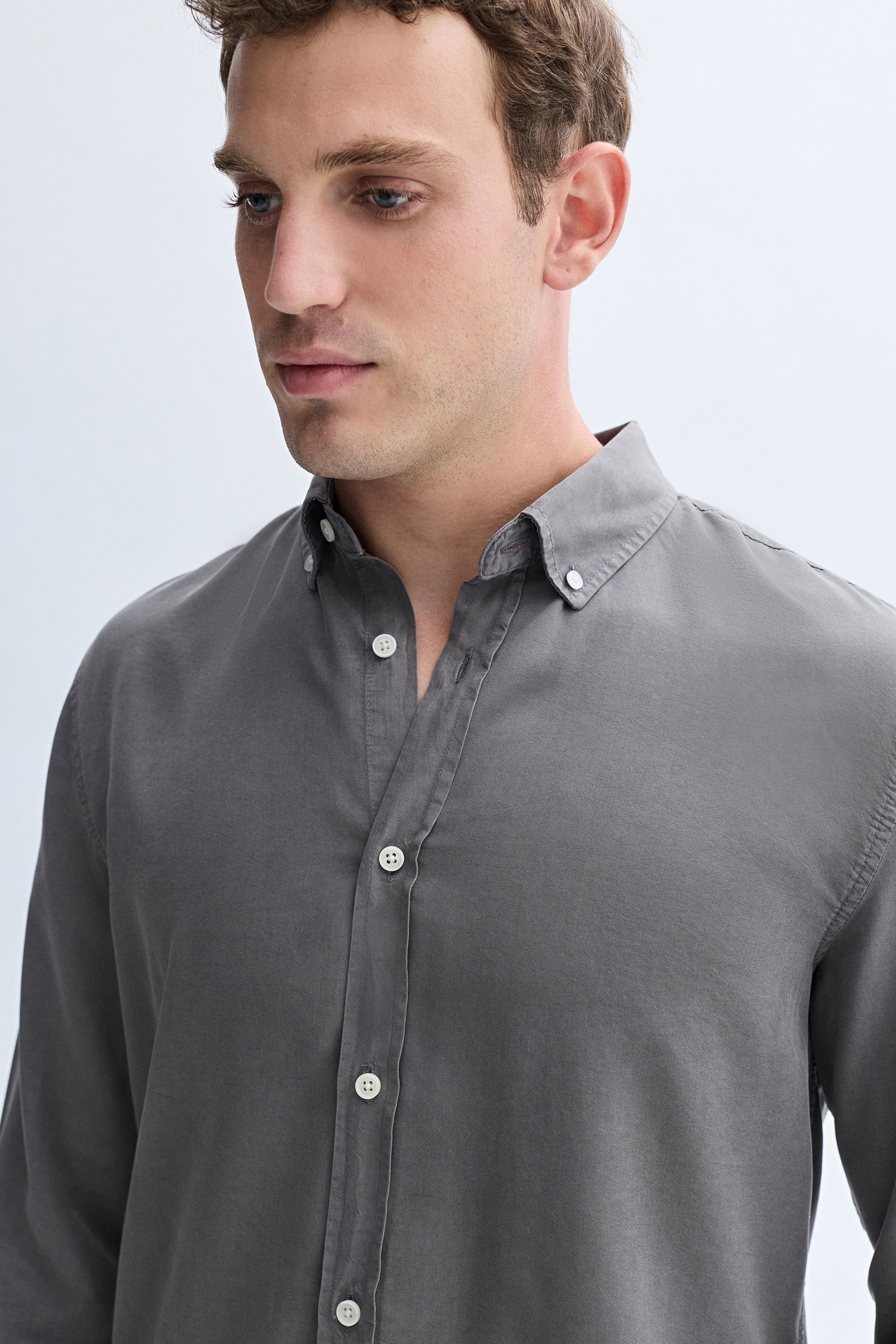 REGULAR FIT UZUN KOLLU LİYOSEL GÖMLEK