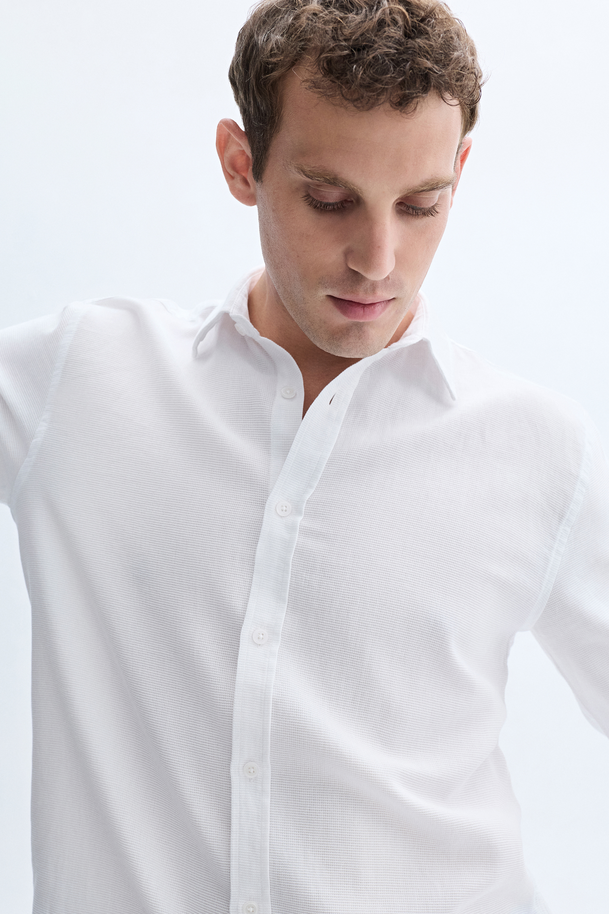 REGULAR FIT UZUN KOLLU GÖMLEK