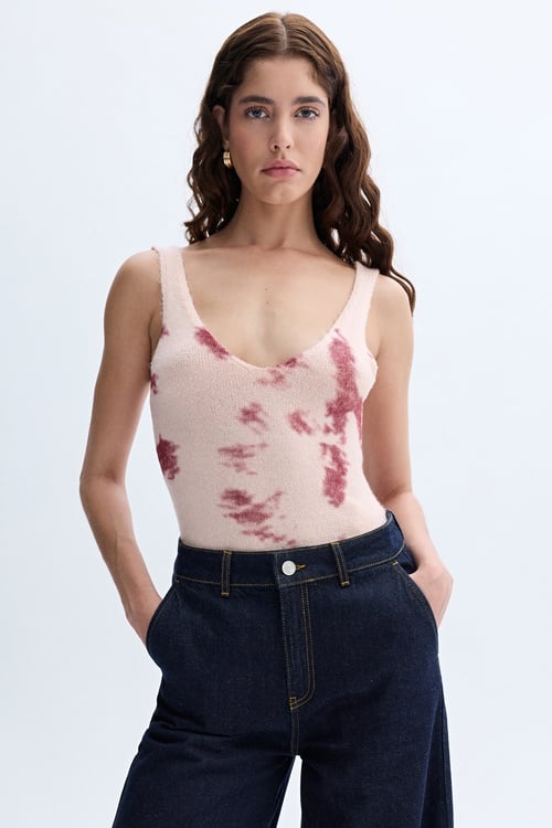 JAKARLI AÇIK YAKA KOLSUZ KAZAK