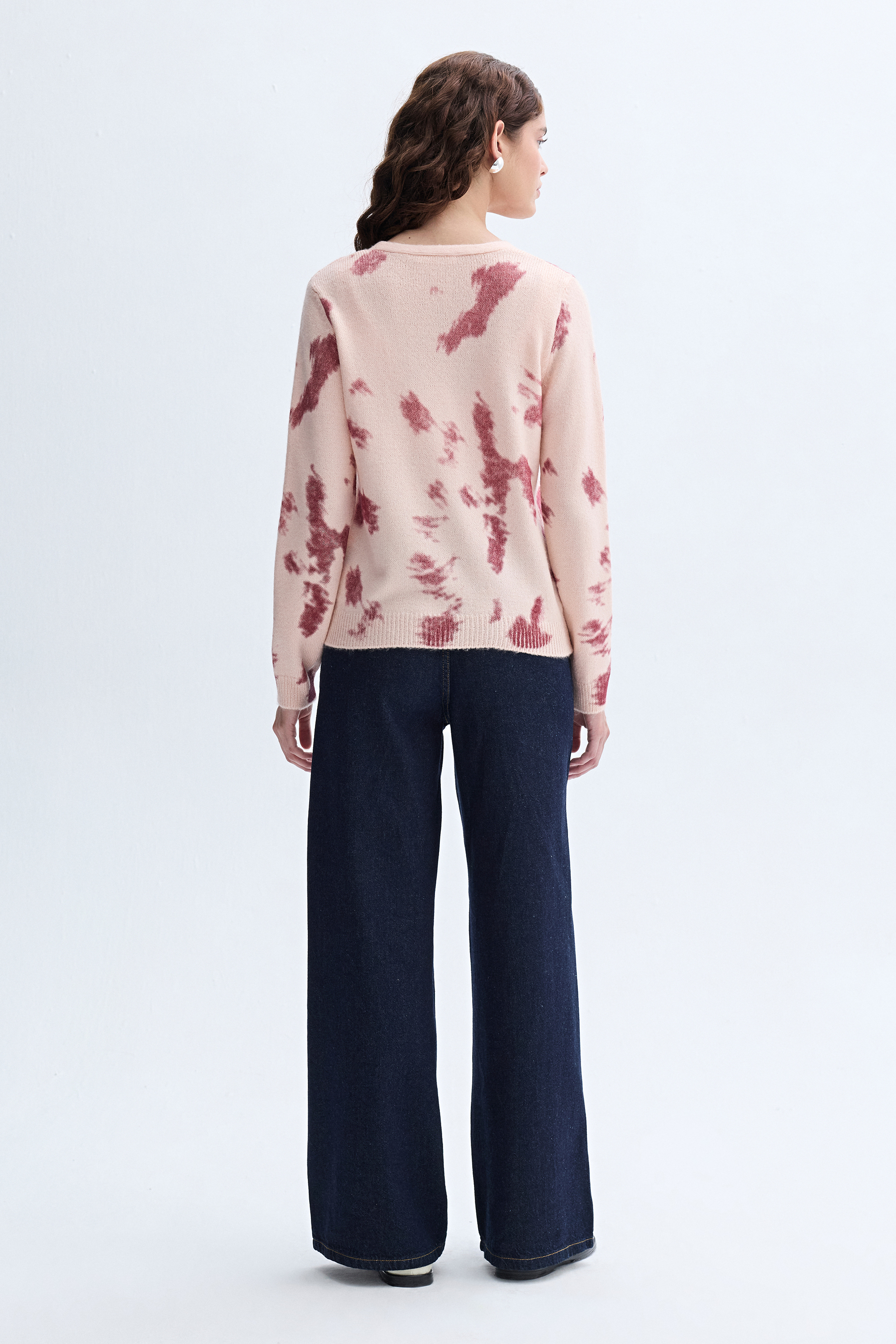 JAKARLI V YAKA HIRKA