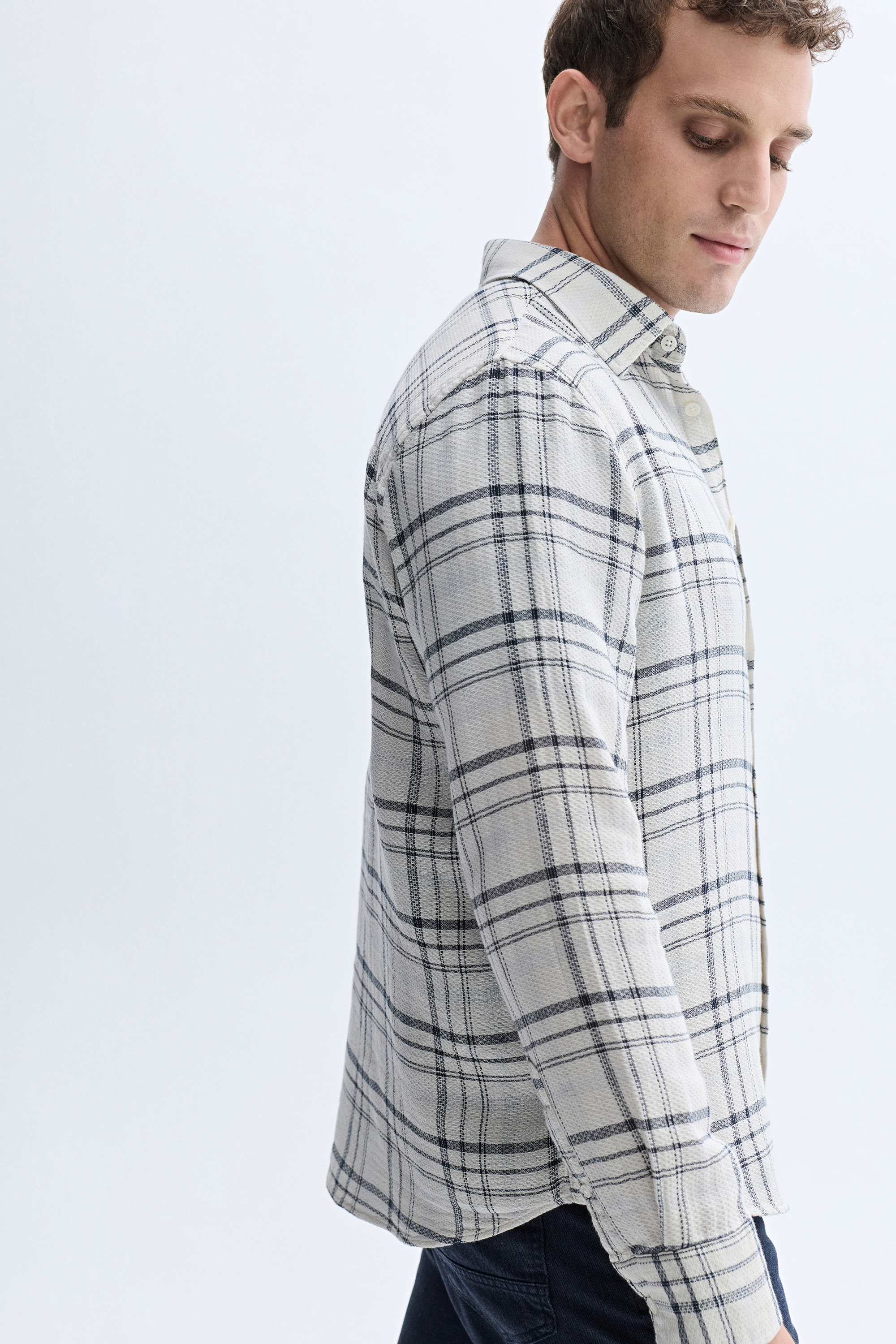 EKOSELİ REGULAR FIT UZUN KOLLU GÖMLEK