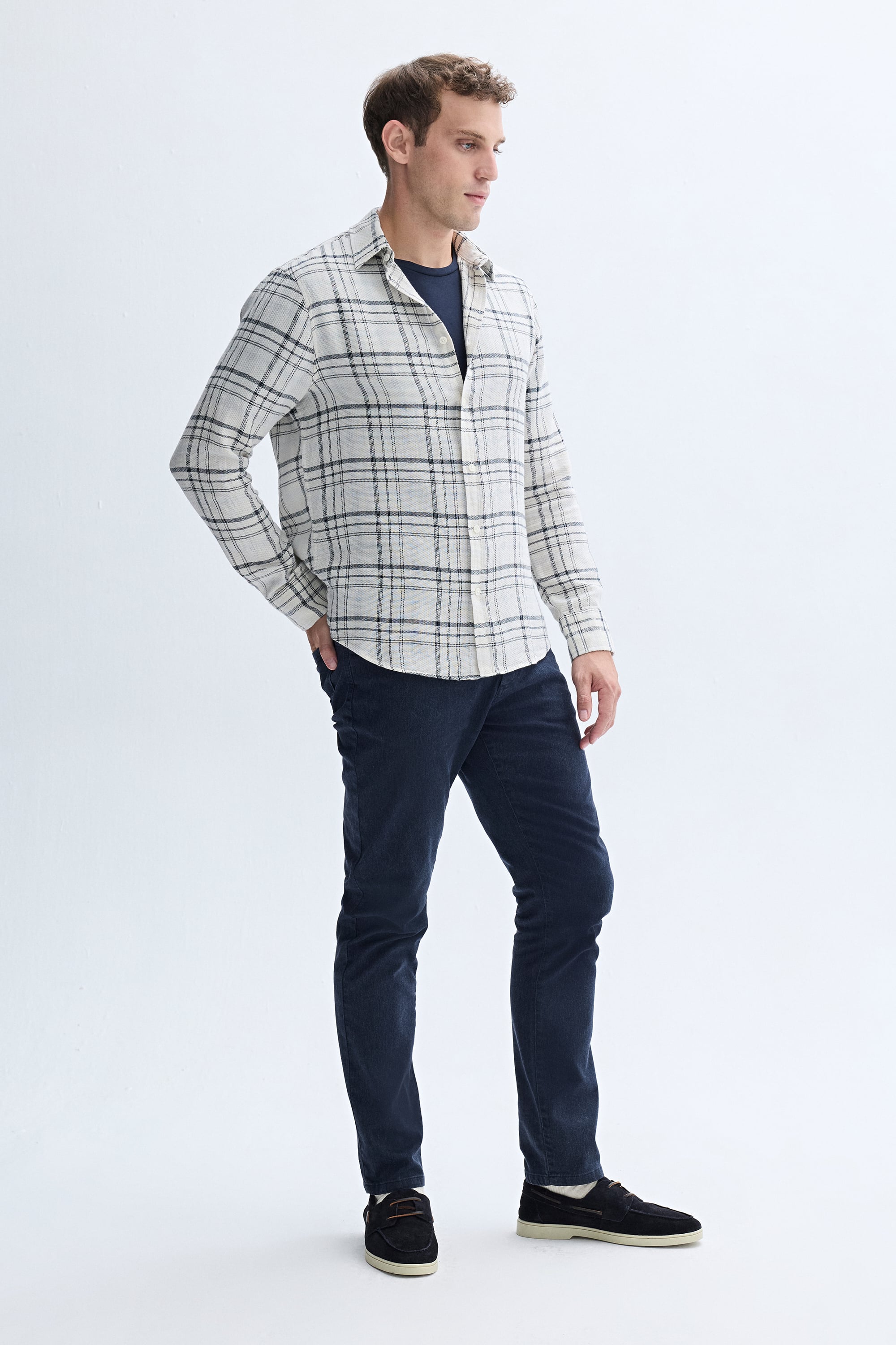 EKOSELİ REGULAR FIT UZUN KOLLU GÖMLEK