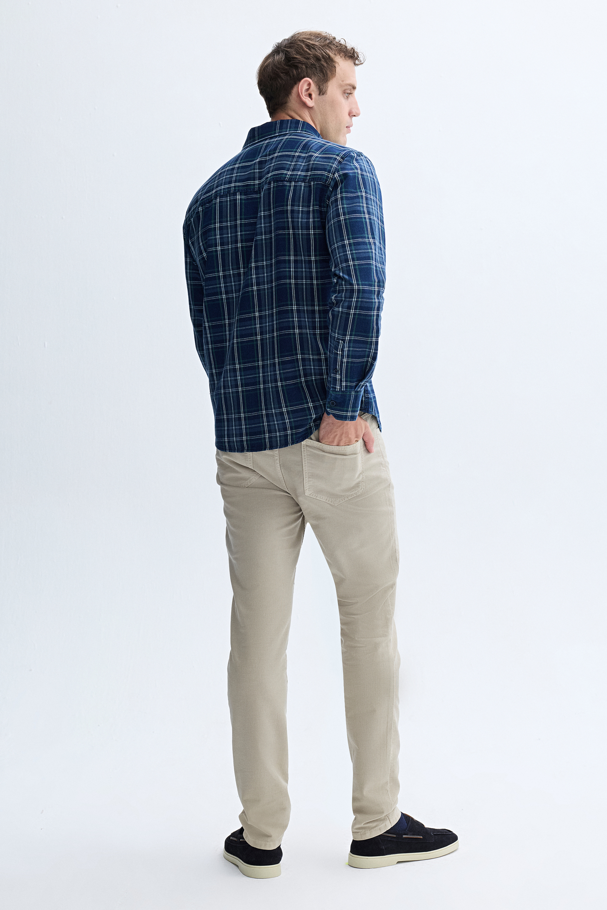 REGULAR FIT EKOSELİ UZUN KOLLU GÖMLEK