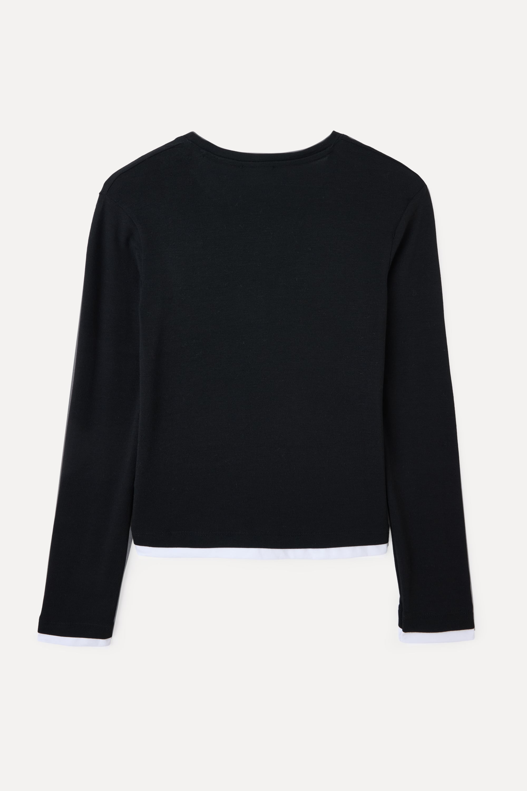 DÜĞMELİ YAKA FITTED UZUN KOLLU BLUZ