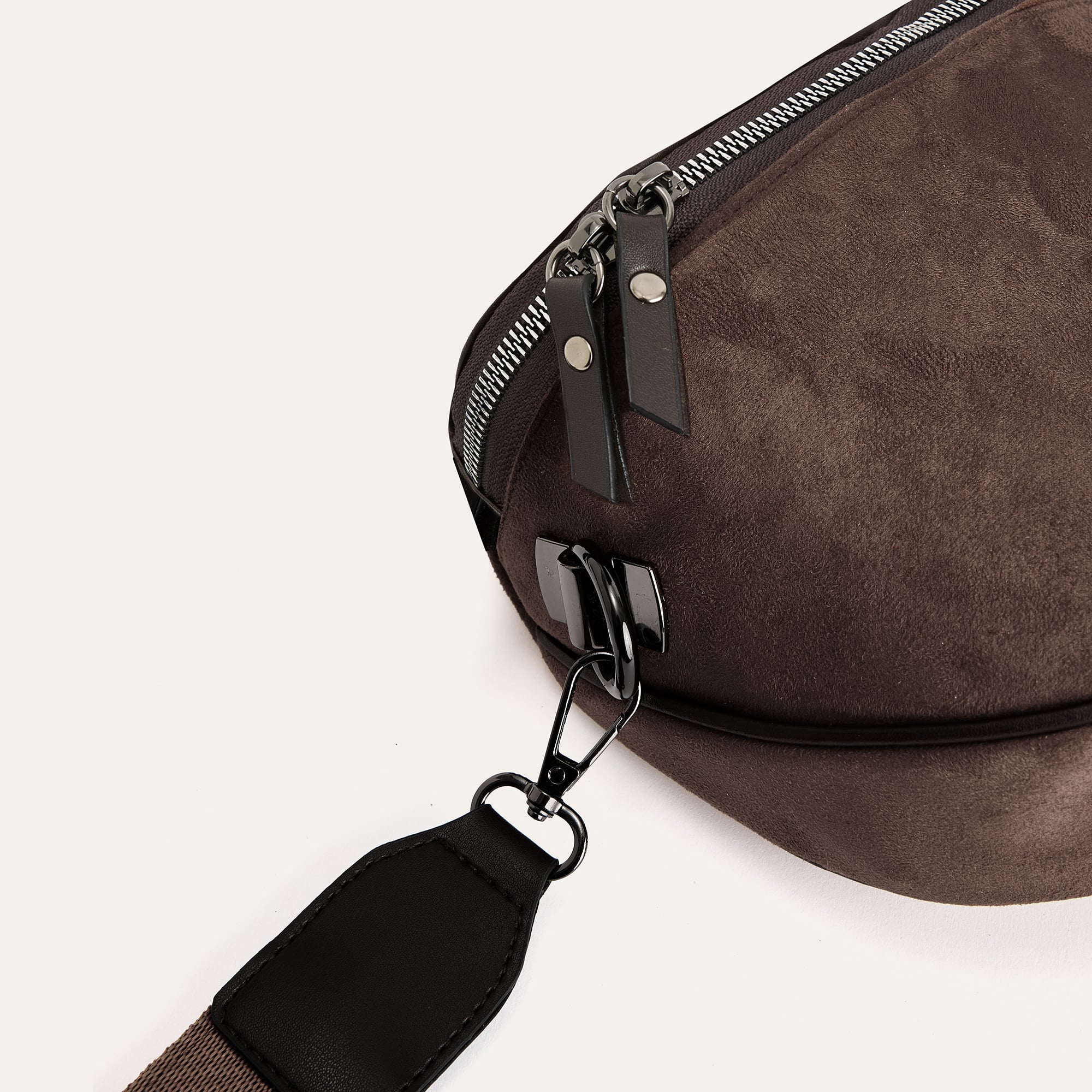 SÜET DOKULU OMUZ ÇANTASI