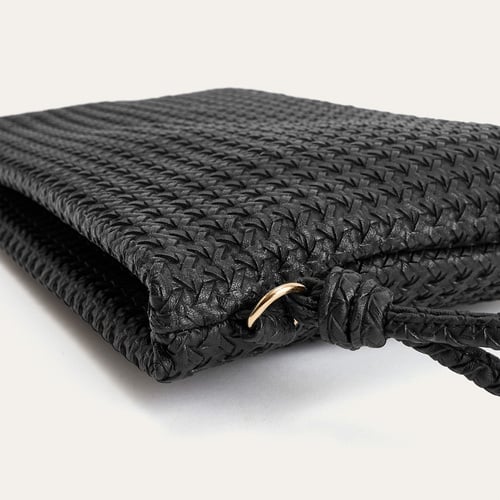 ÖRGÜ DOKULU PORTFÖY ÇANTA