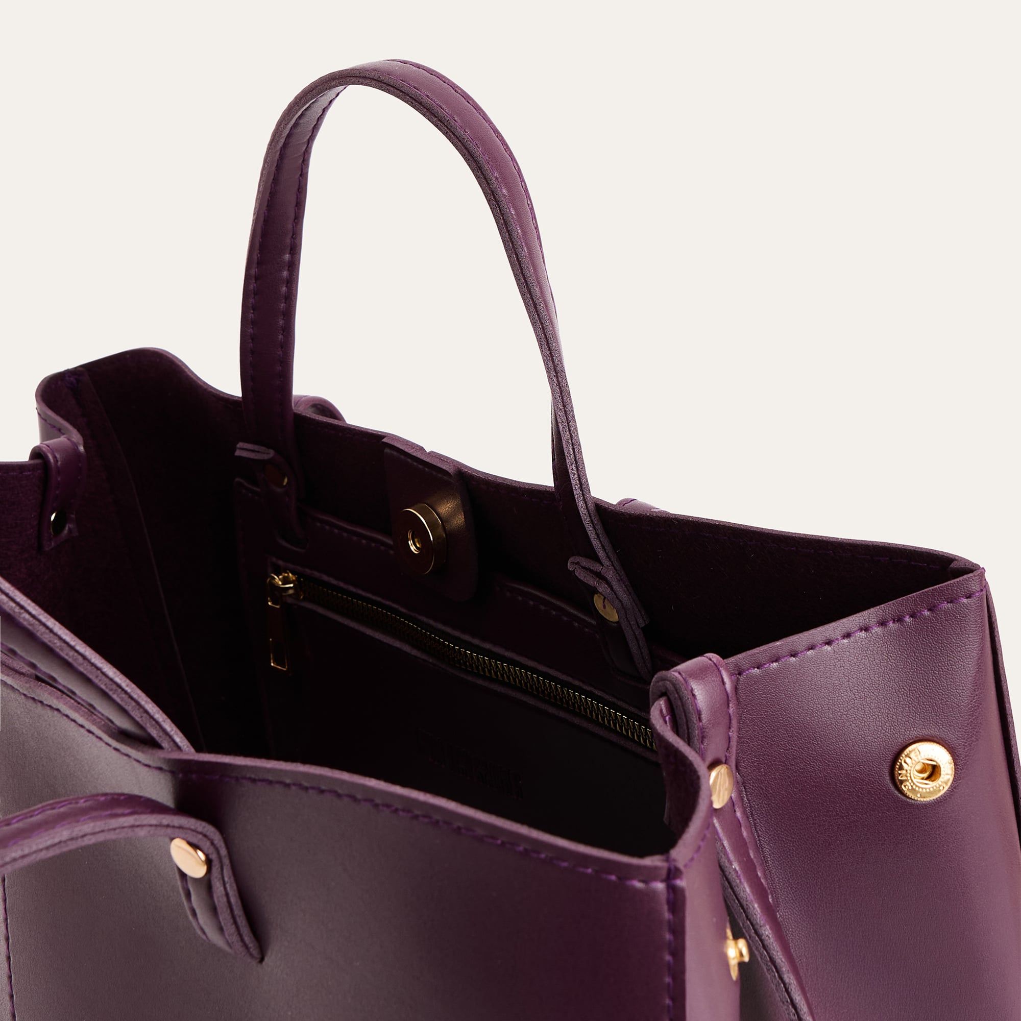 DERİ GÖRÜNÜMLÜ OMUZ ÇANTASI