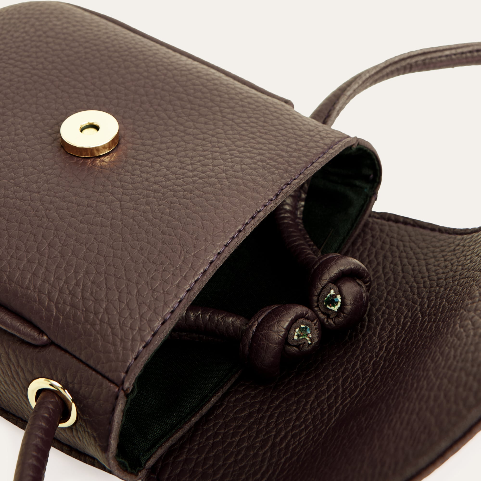 DERİ GÖRÜNÜMLÜ TELEFON ÇANTASI