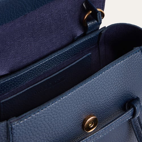 ŞERİT DETAYLI DERİ GÖRÜNÜMLÜ OMUZ ÇANTASI