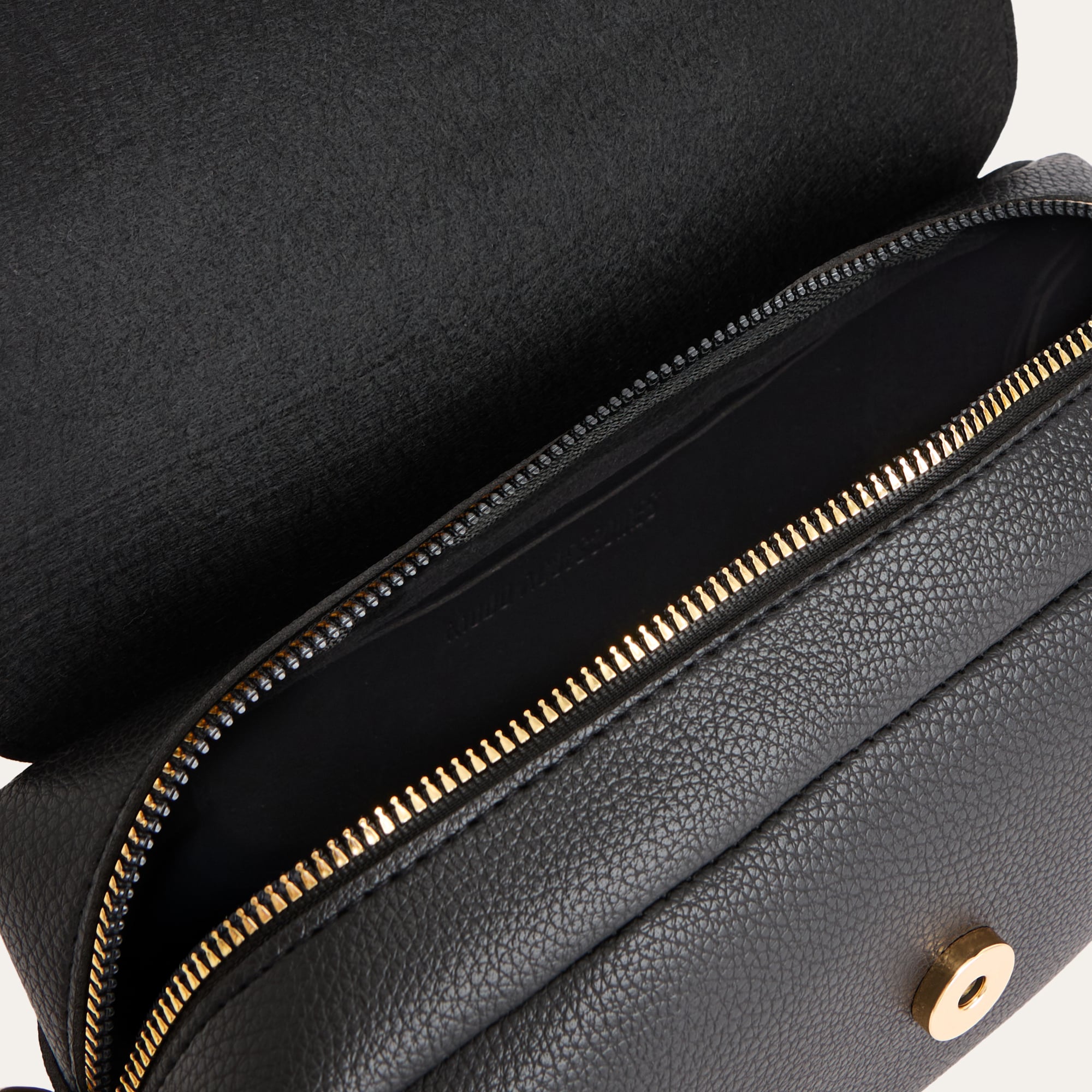 ASKI DETAYLI OMUZ ÇANTASI