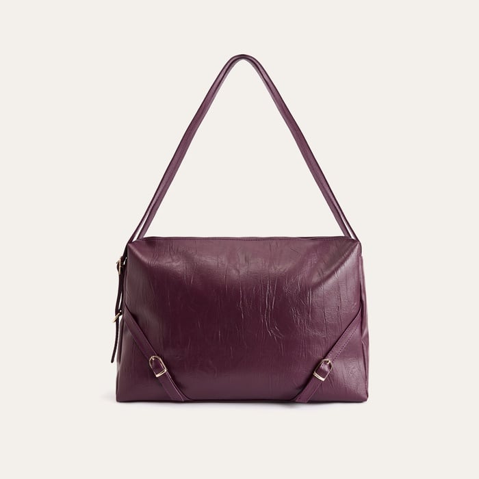 KIRIŞIK DERİ GÖRÜNÜMLÜ KEMER DETAYLI OMUZ ÇANTASI