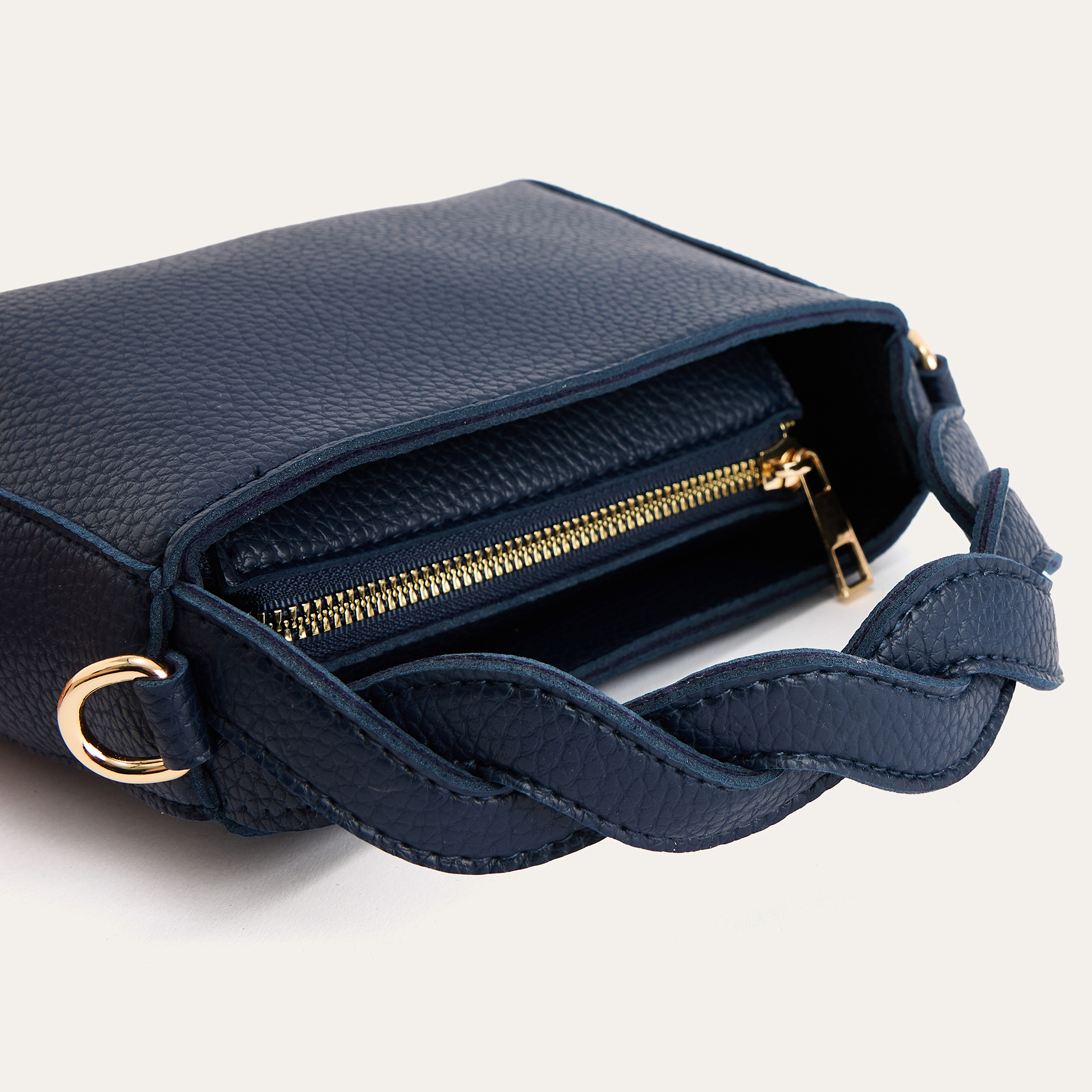 ÖRGÜ ASKILI OMUZ ÇANTASI