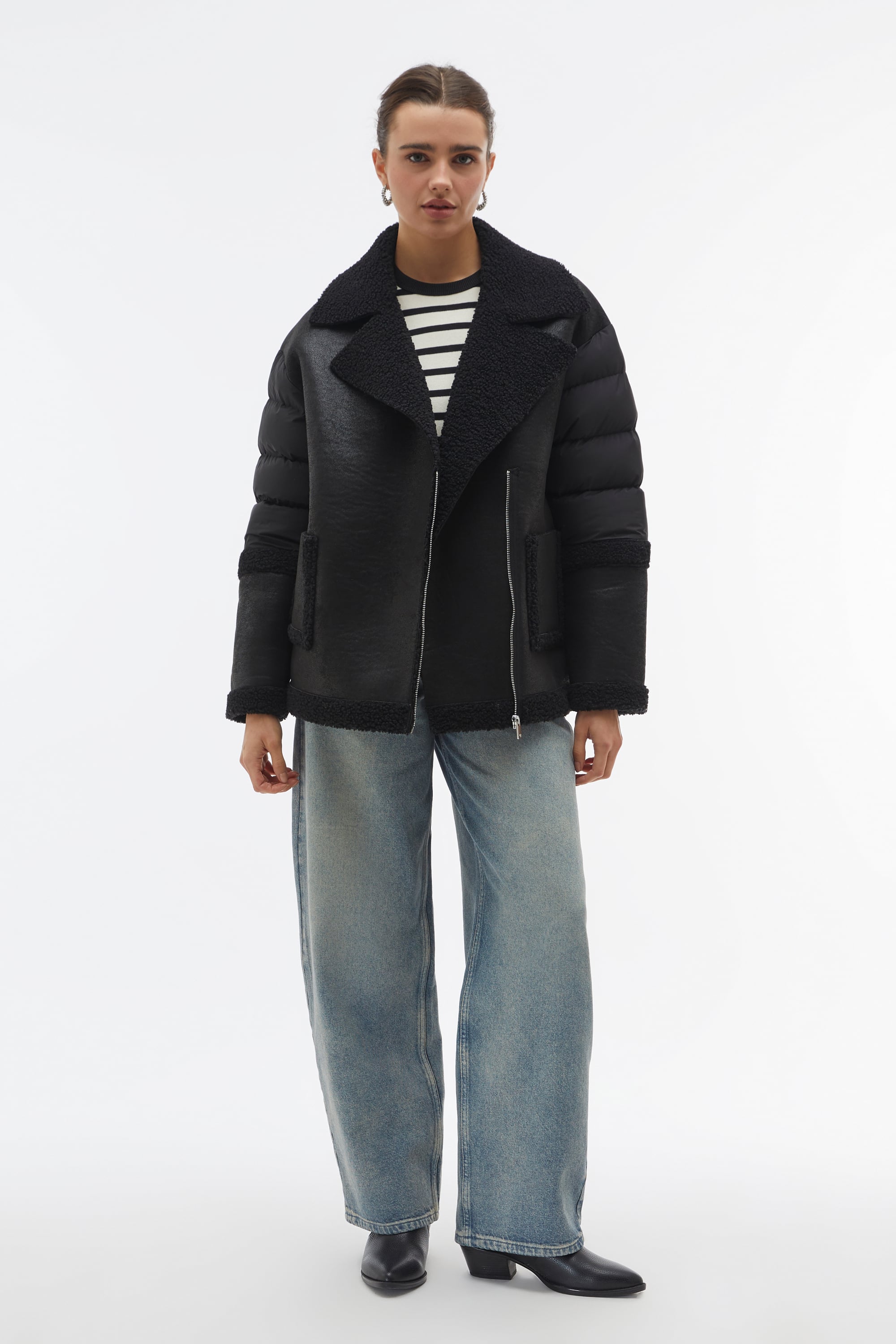 ÖNÜ DERİ GÖRÜNÜMLÜ ŞİŞME MONT CEKET