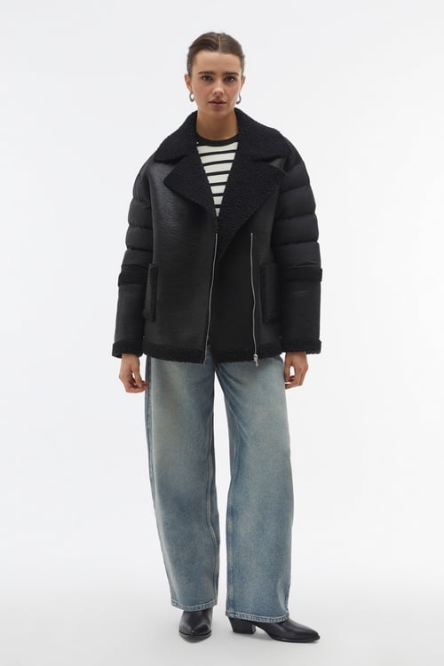 ÖNÜ DERİ GÖRÜNÜMLÜ ŞİŞME MONT CEKET