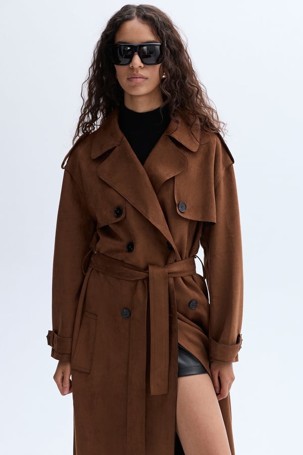 SÜET DOKULU KEMERLİ UZUN TRENÇKOT