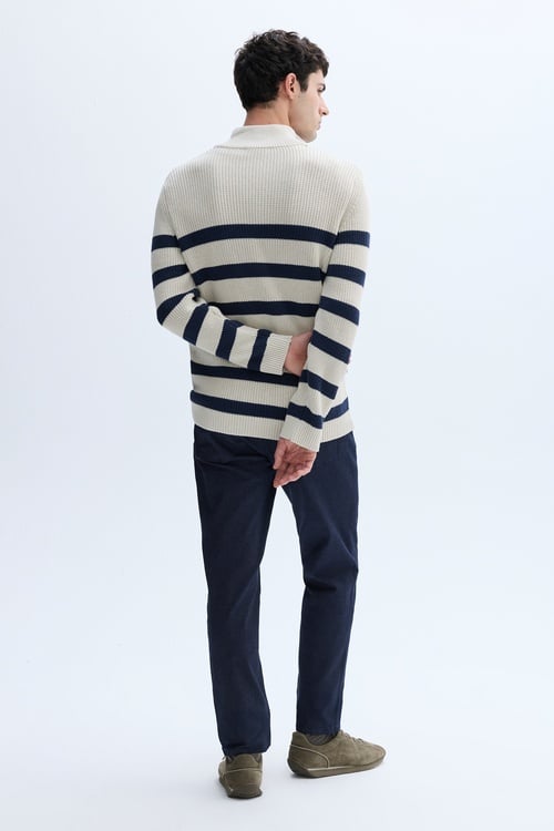 ÇİZGİLİ FERMUARLI DİK YAKA TRİKO KAZAK