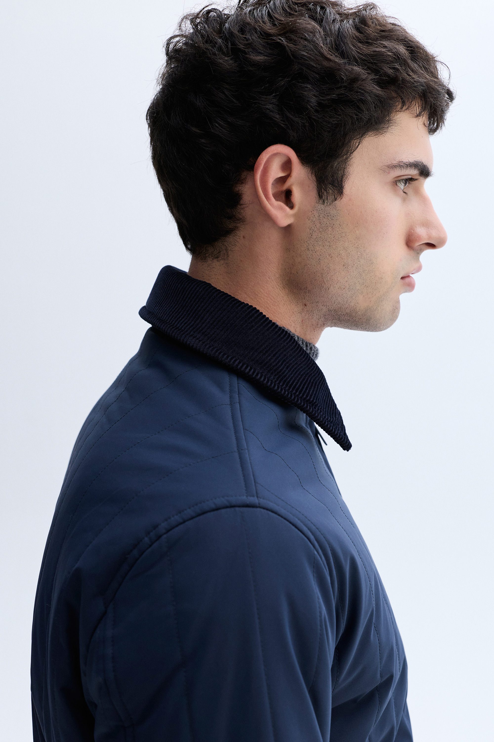 KADİFE YAKA KAPİTONELİ MONT