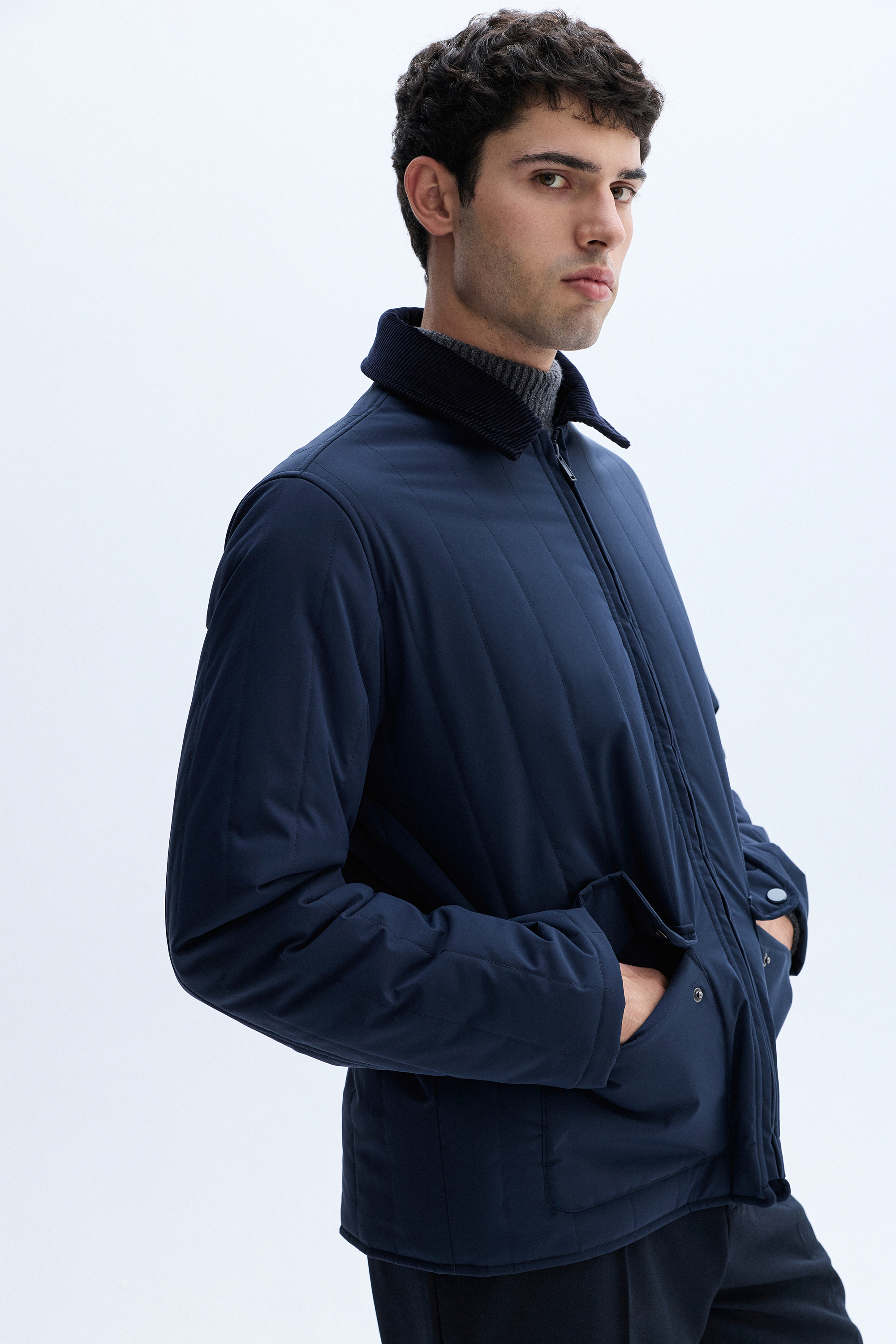 KADİFE YAKA KAPİTONELİ MONT