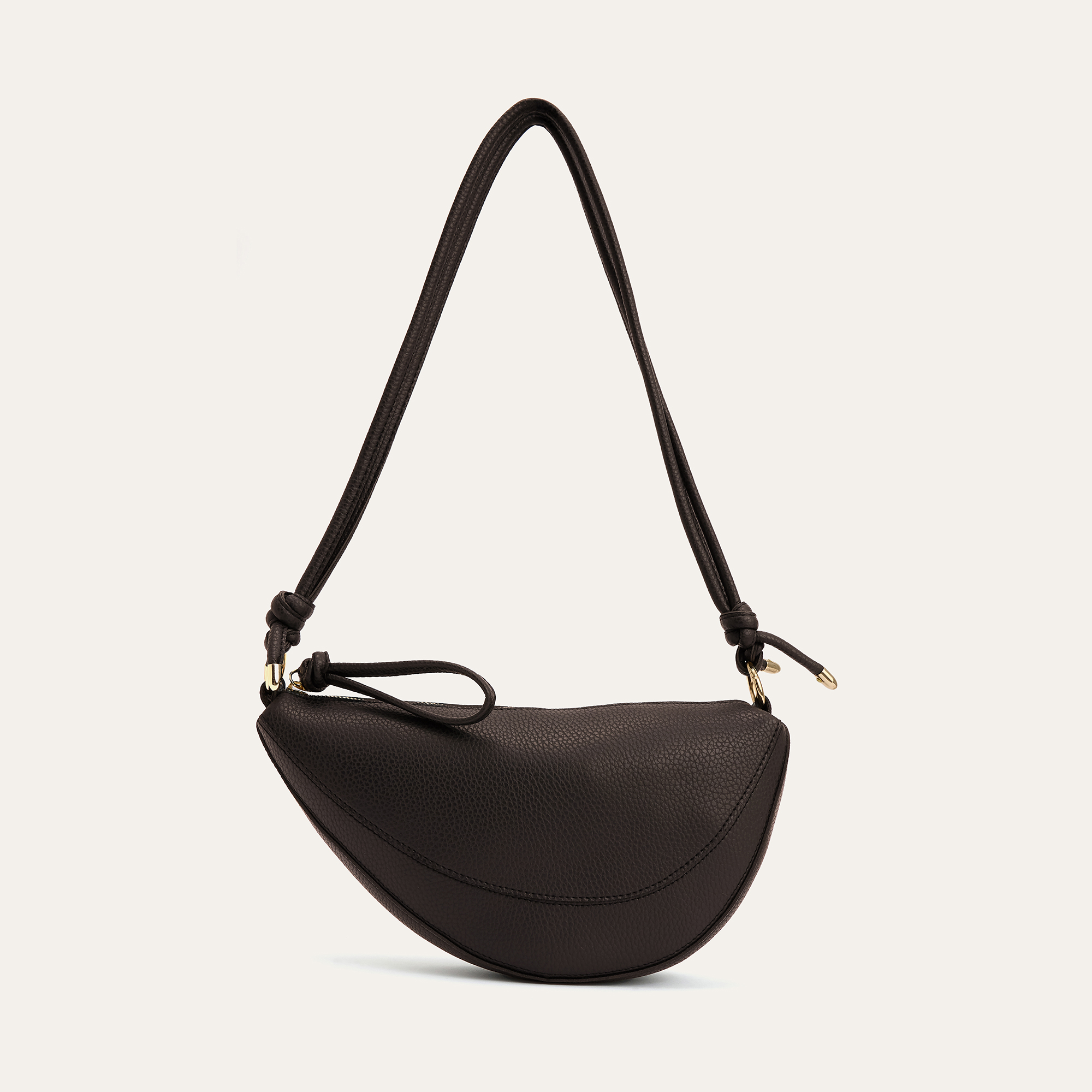 DERİ GÖRÜNÜMLÜ OVAL OMUZ ÇANTASI