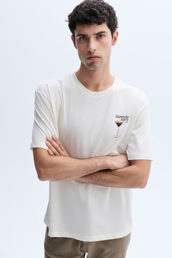 COMFORT FIT BASKILI BİSİKLET YAKA T-SHIRT