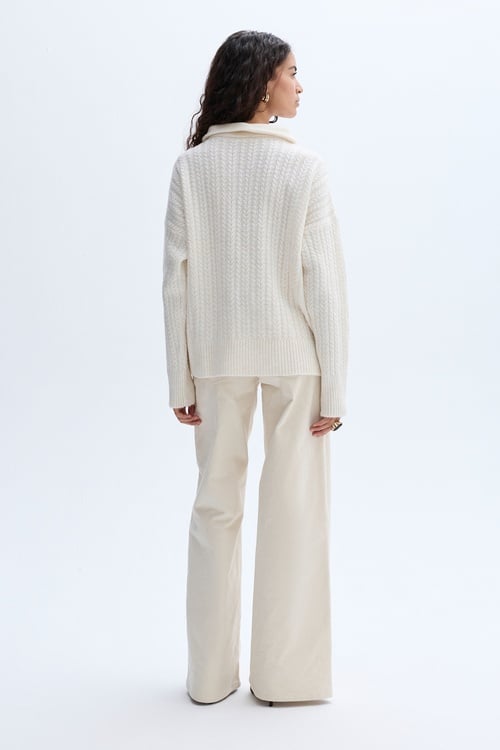 LOOSE FIT SAÇ ÖRGÜLÜ DİK YAKA KAZAK