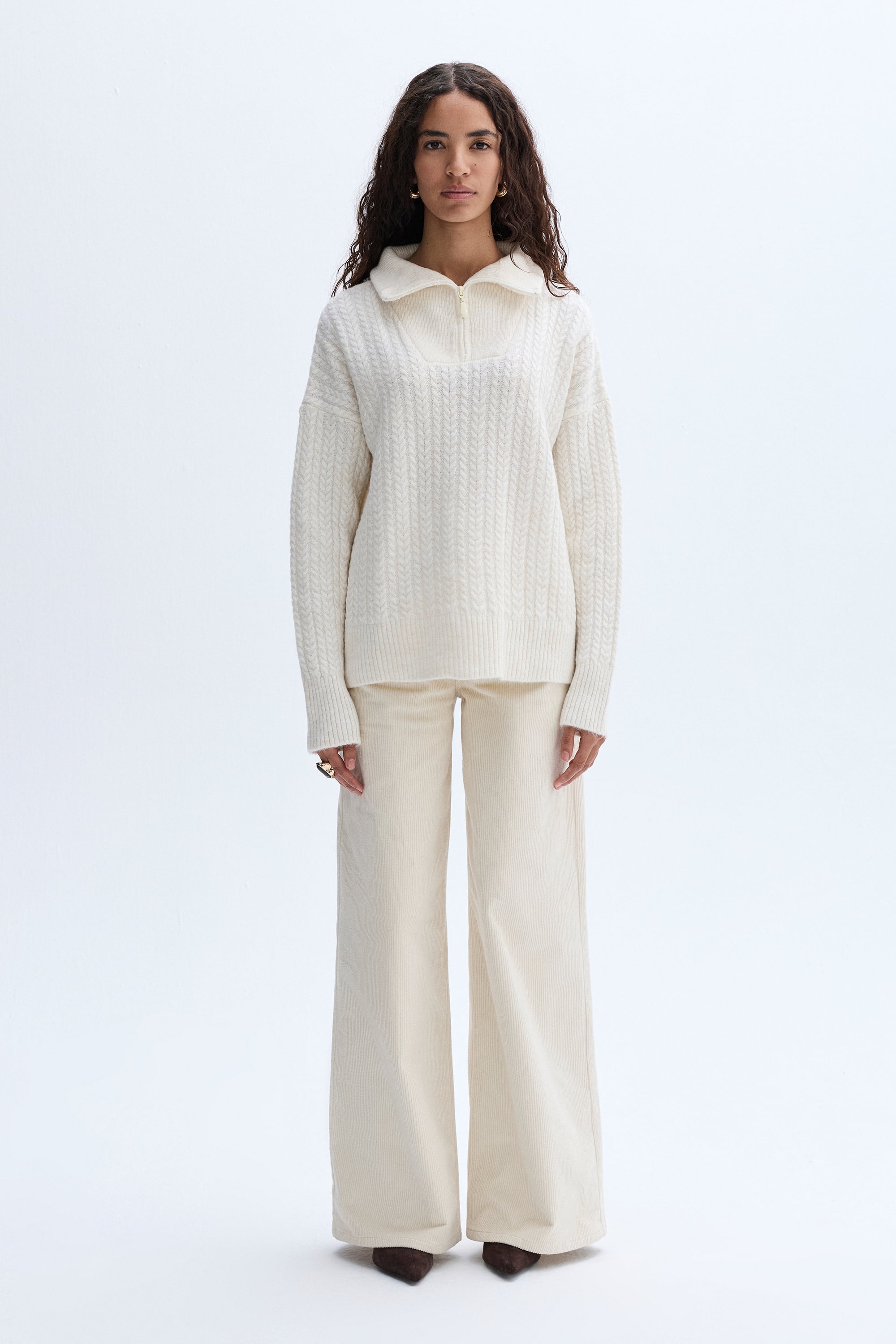 LOOSE FIT SAÇ ÖRGÜLÜ DİK YAKA KAZAK