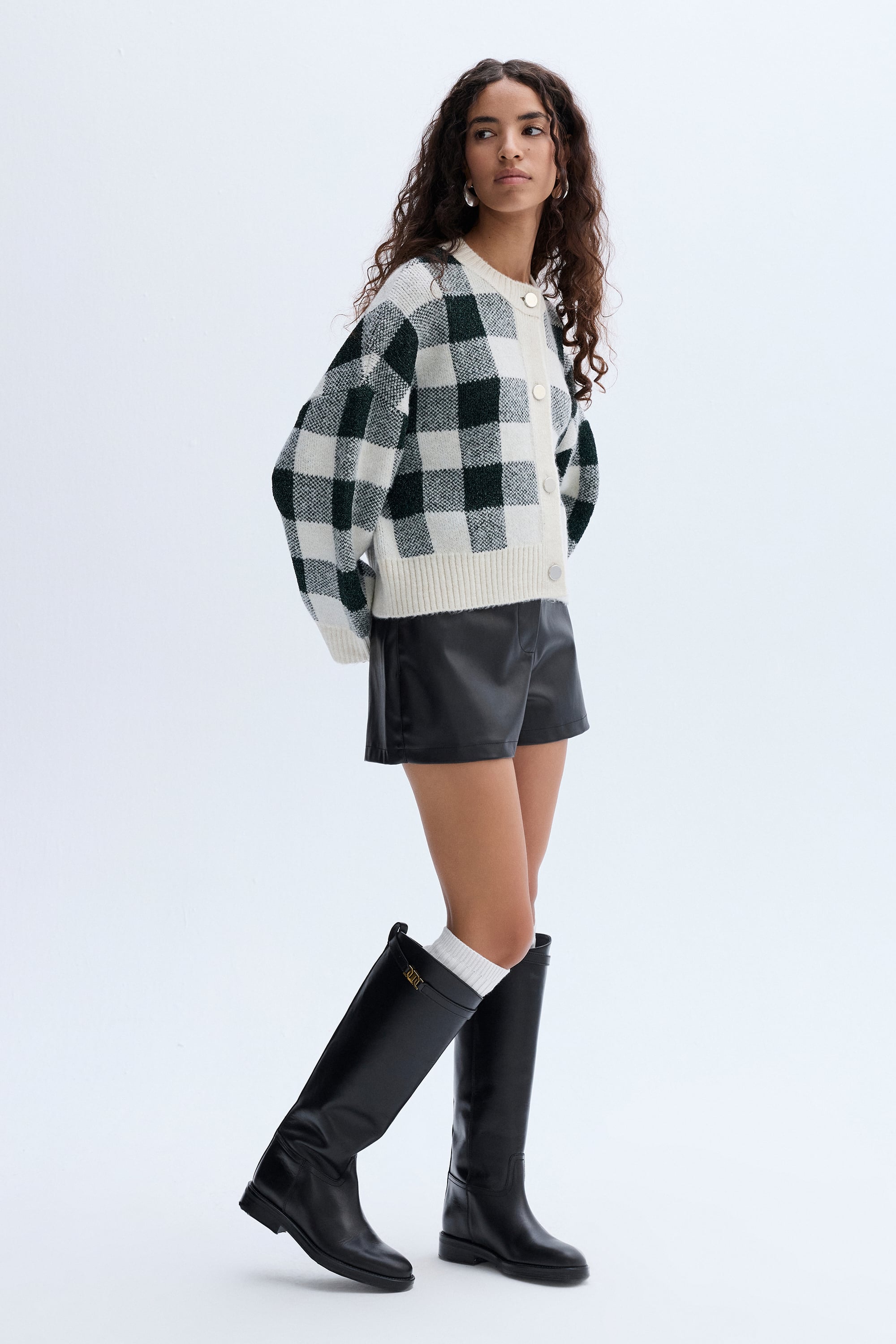 JAKARLI KARELİ BİSİKLET YAKA HIRKA