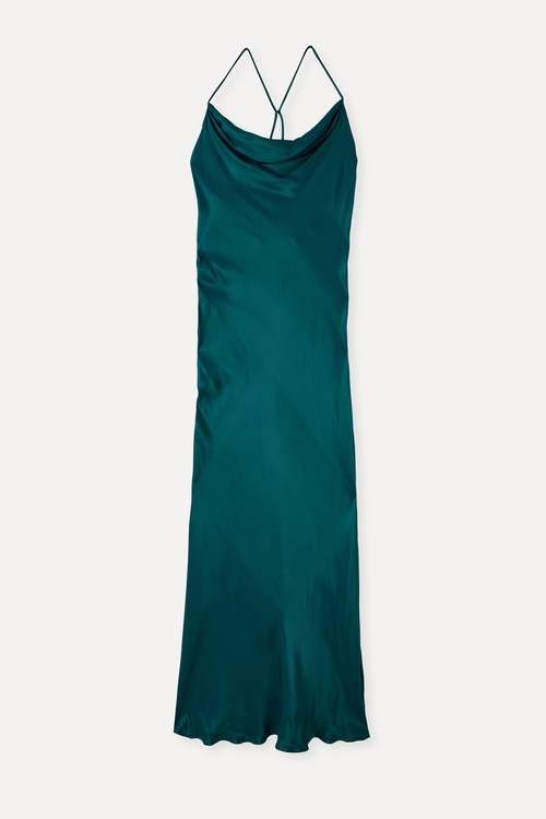  DEGAJE YAKA SIRTI AÇIK SATEN UZUN ELBİSE