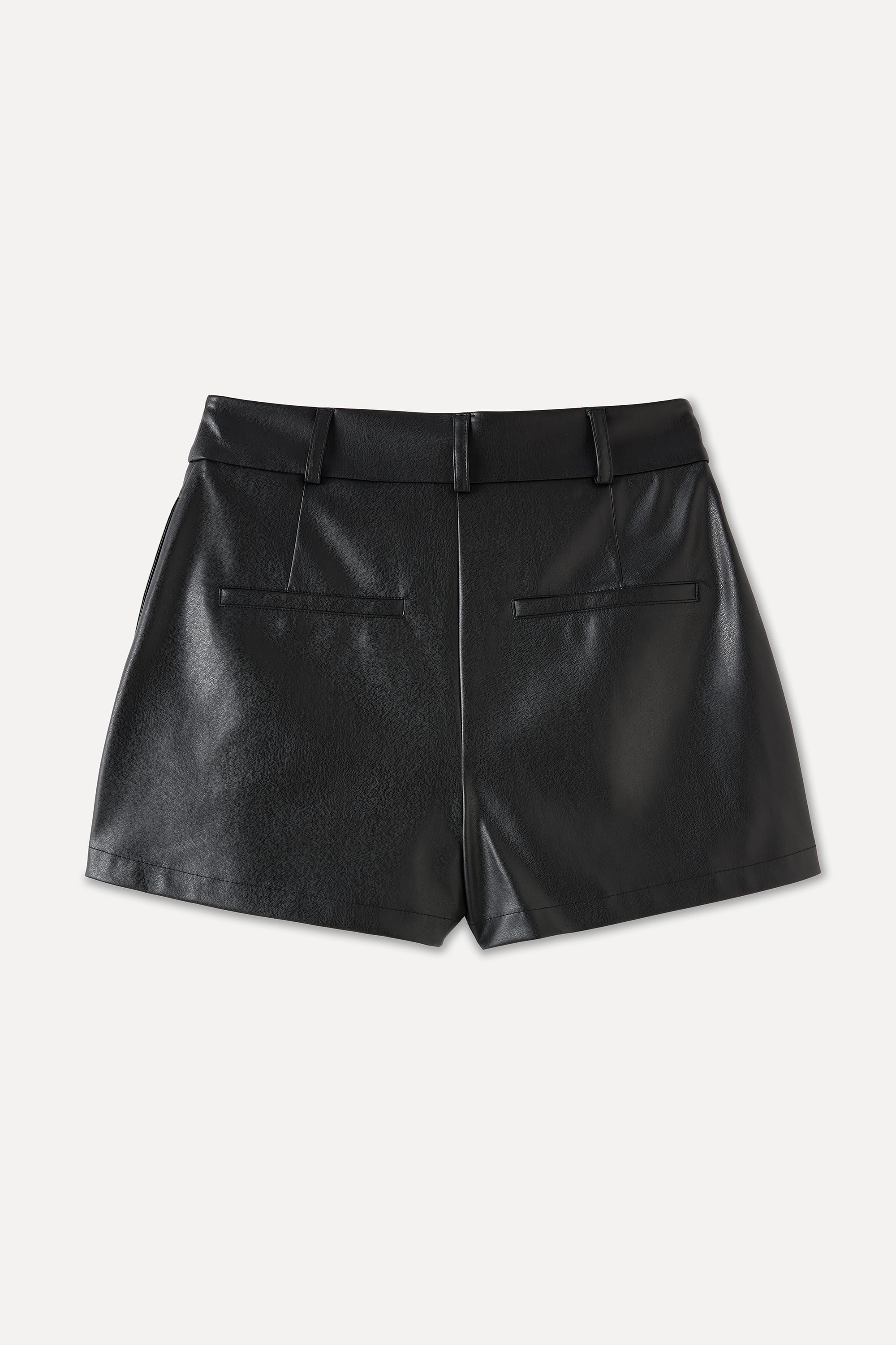 DERİ GÖRÜNÜMLÜ MİNİ ŞORT