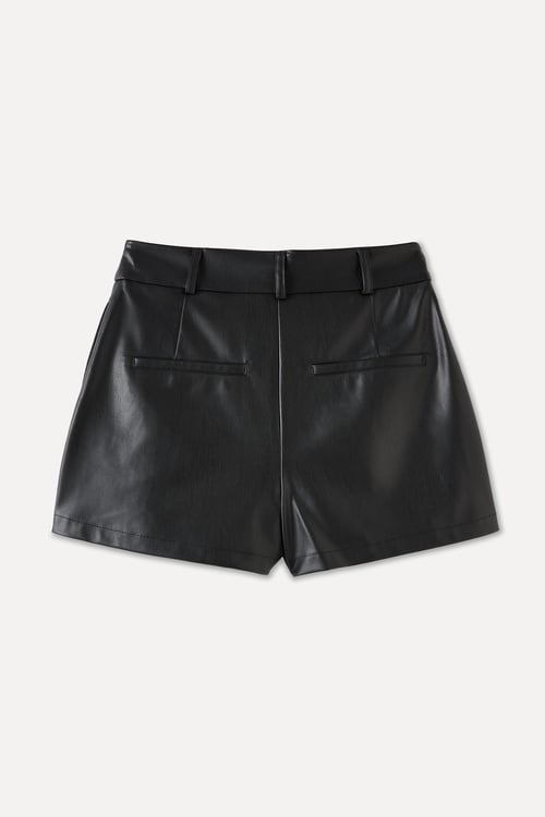  DERİ GÖRÜNÜMLÜ MİNİ ŞORT