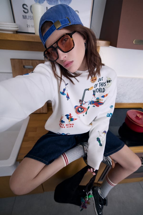 BASKILI BİSİKLET YAKA SWEATSHIRT