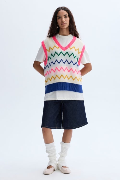 ÇİZGİLİ V YAKA SÜVETER