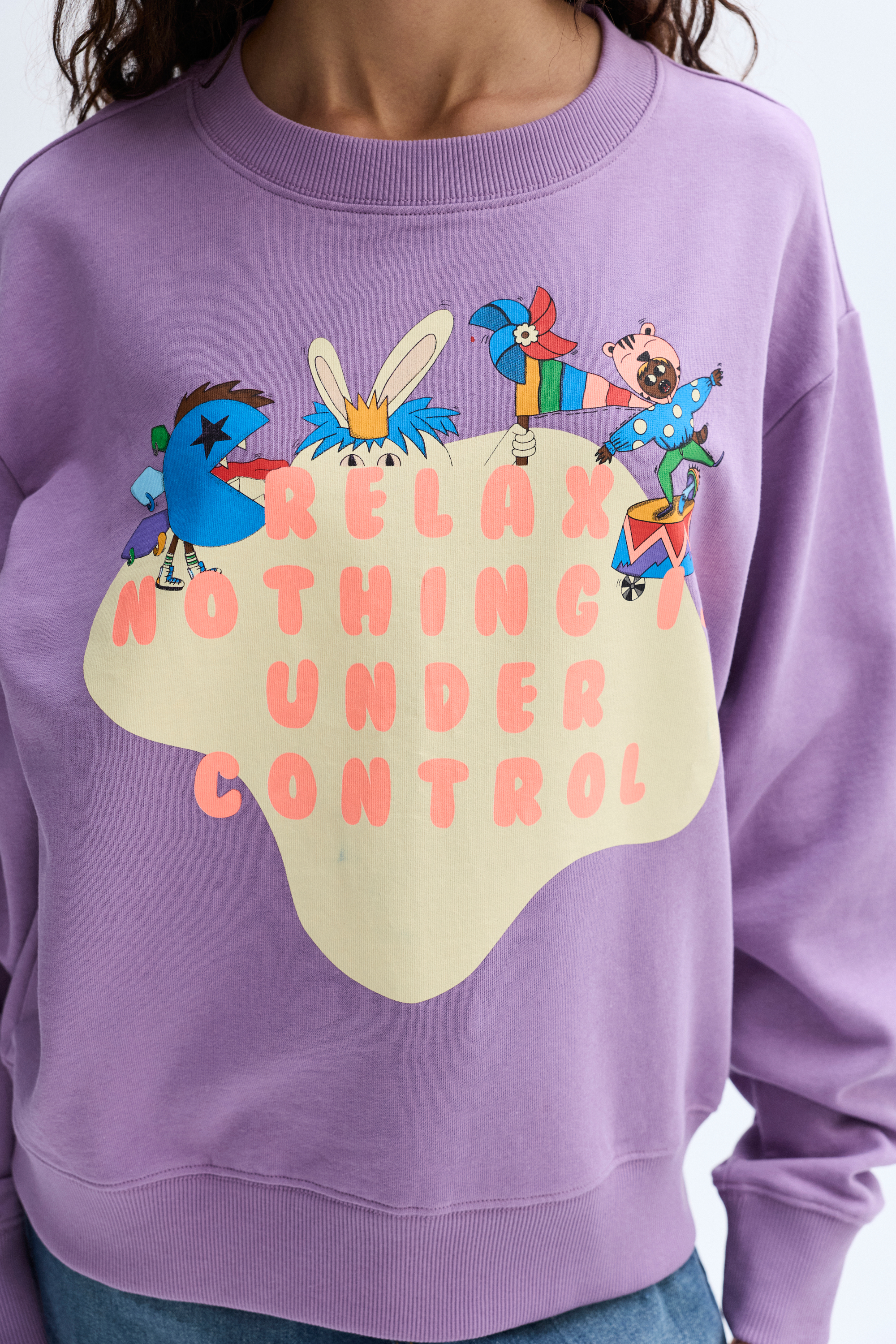 BASKILI BİSİKLET YAKA SWEATSHIRT