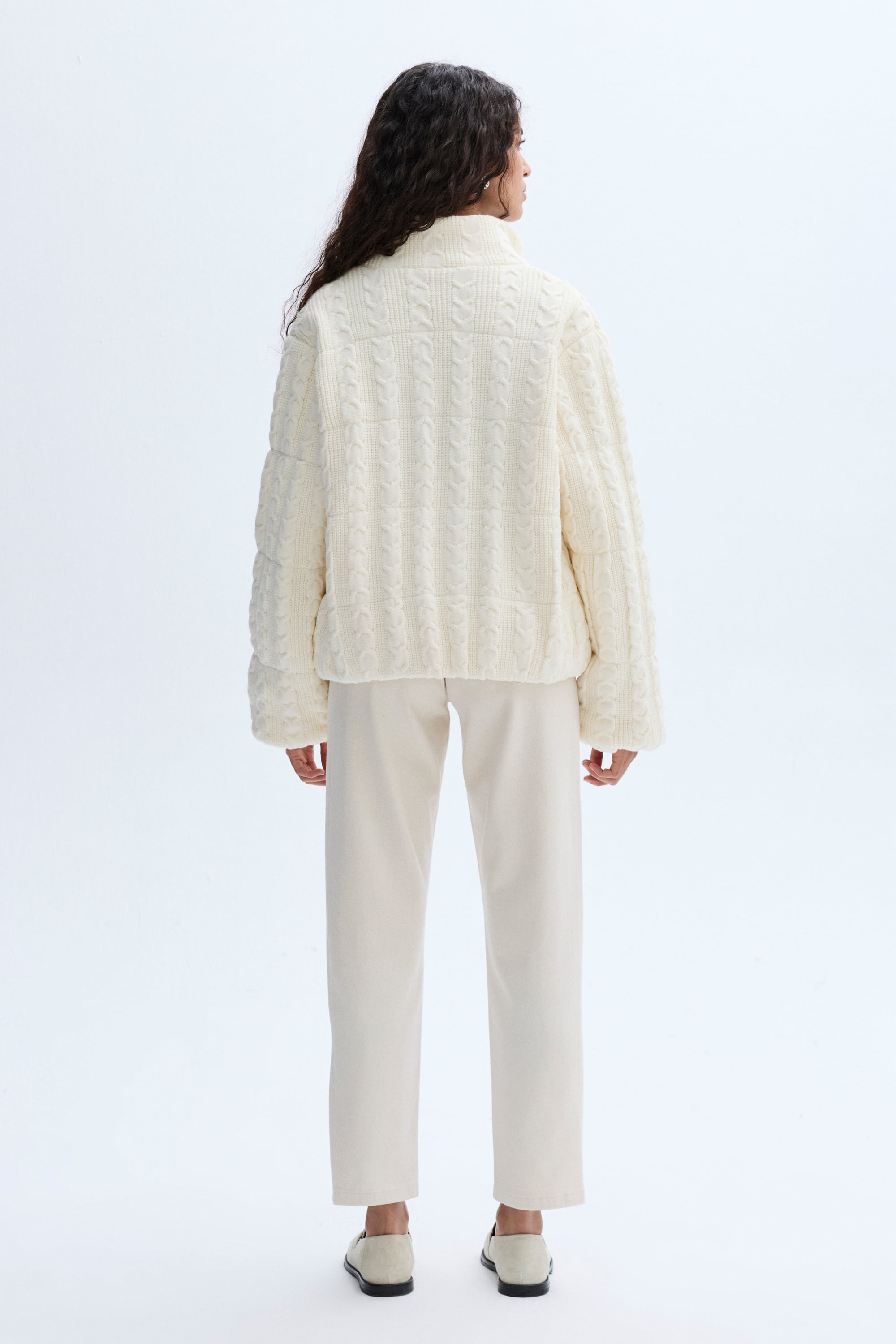 ÖRGÜLÜ DİK YAKA MONT CEKET