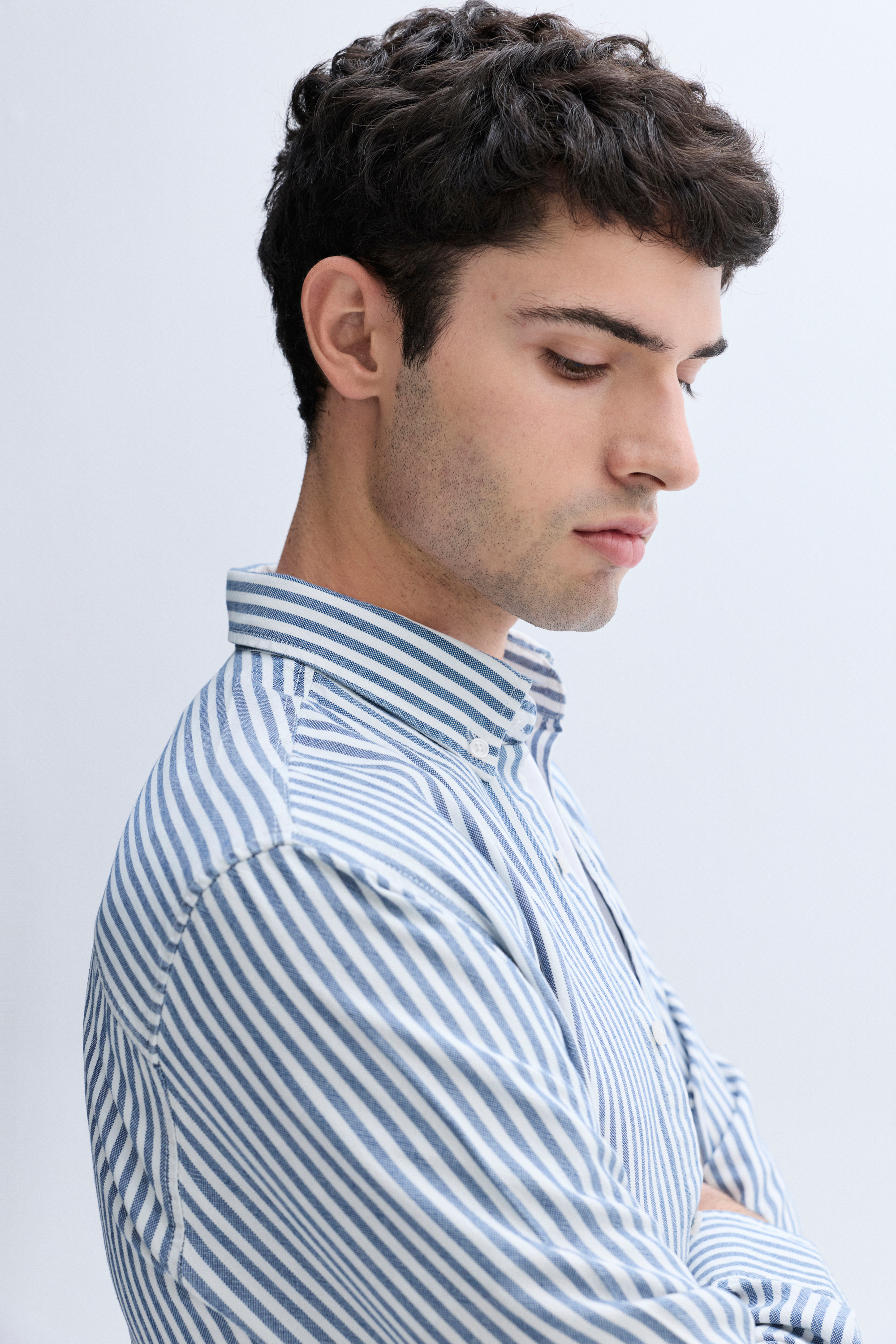 REGULAR FIT ÇİZGİLİ UZUN KOLLU GÖMLEK